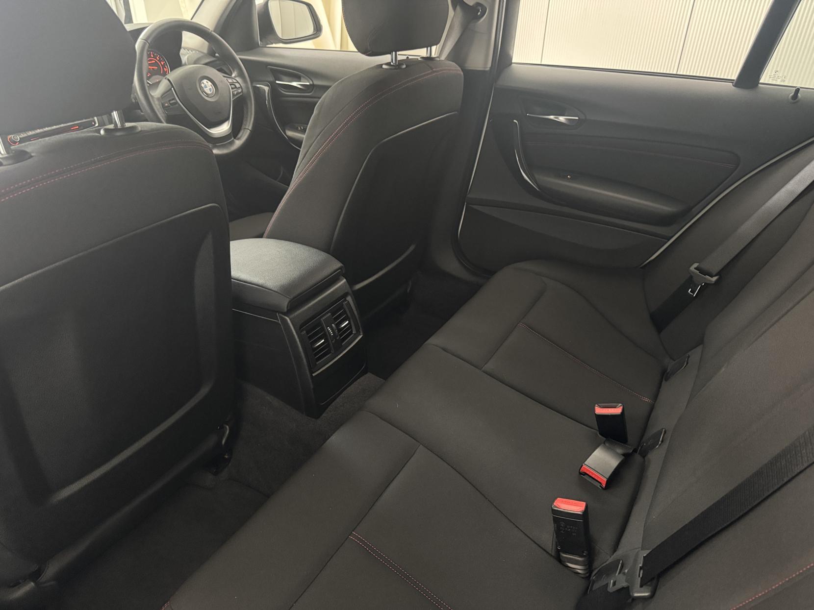 BMW 1 Series view 43