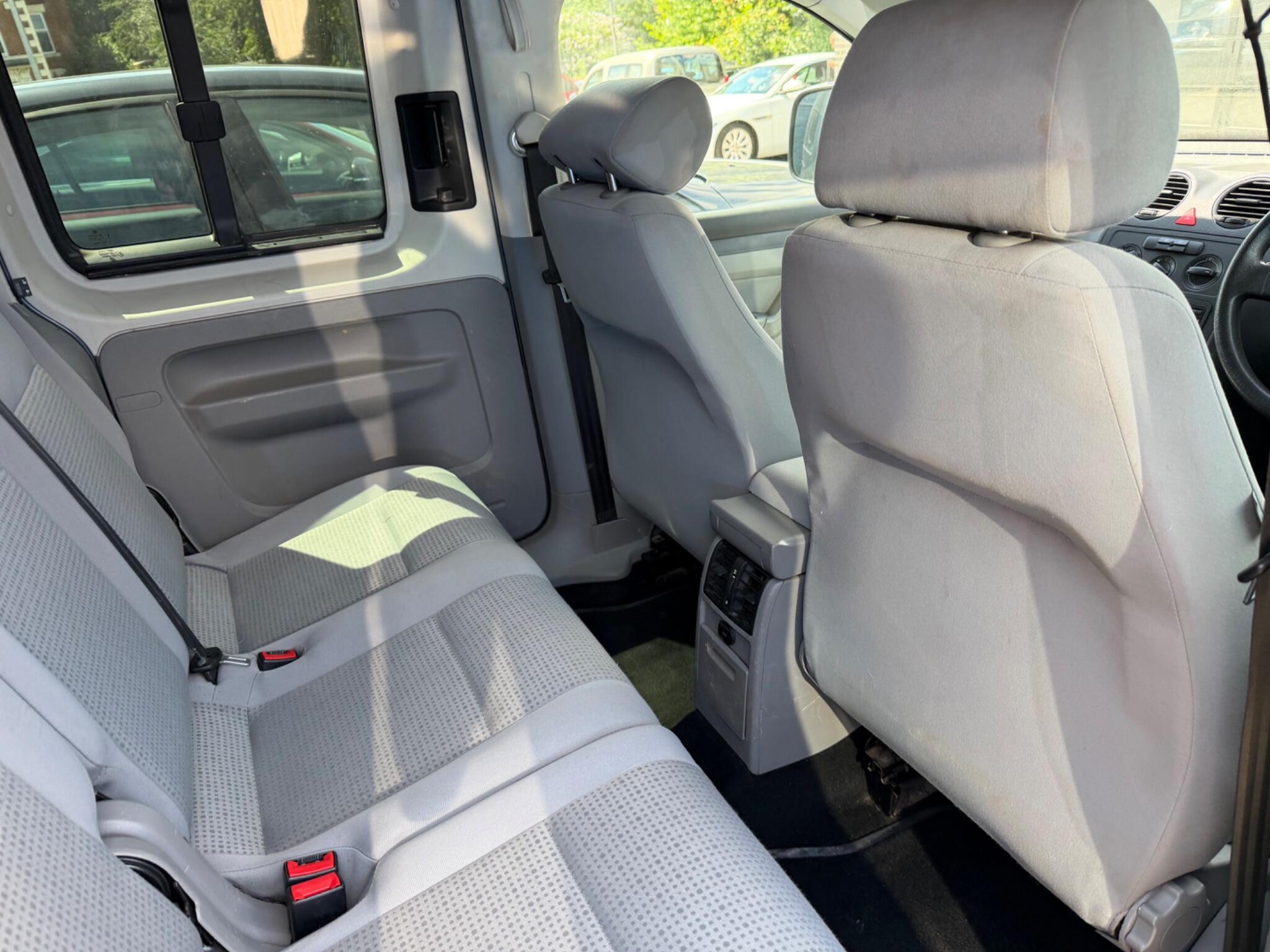 Volkswagen Caddy Maxi Life view 25