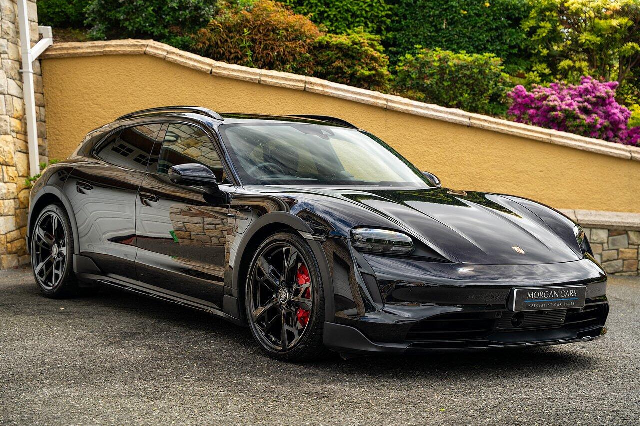 Porsche Taycan view 40