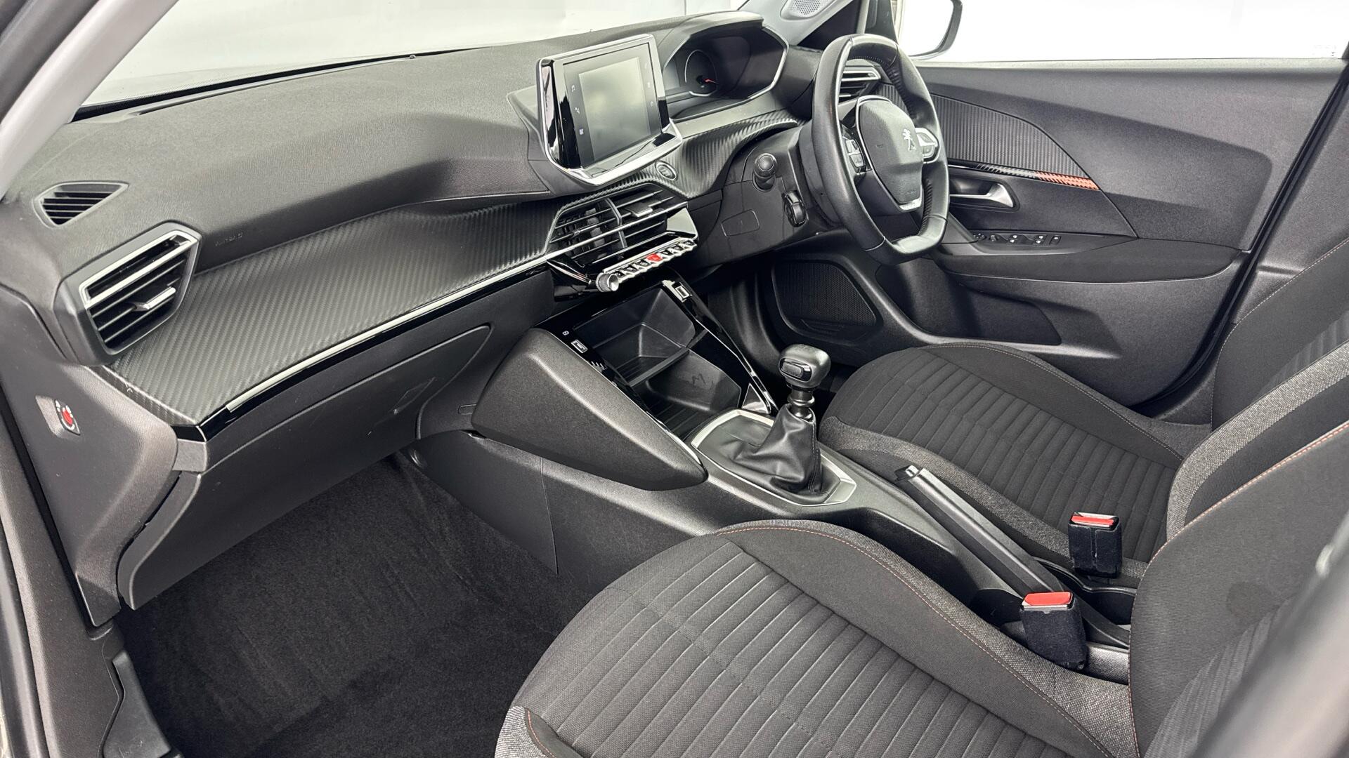 Peugeot 2008 view 10