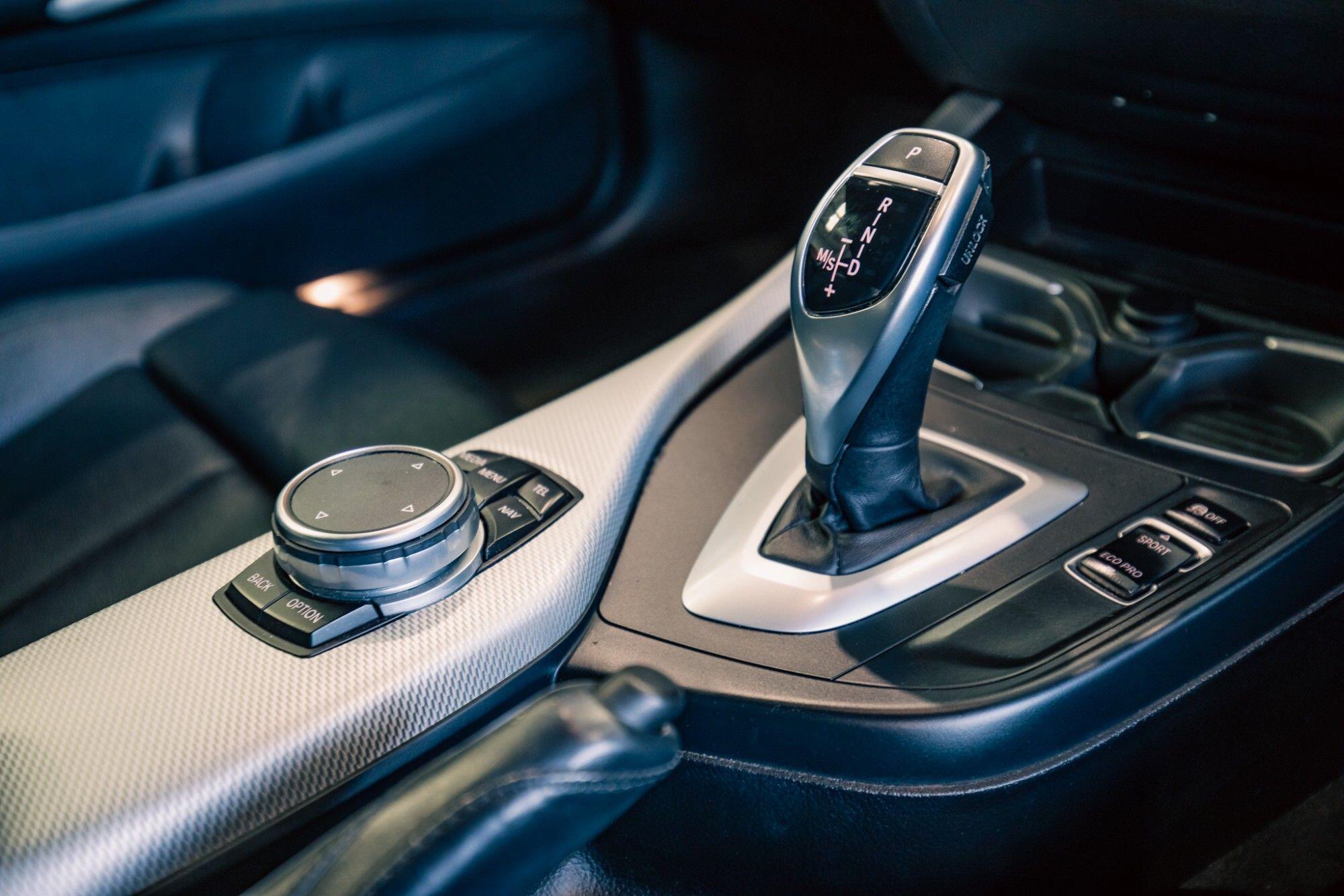 BMW 2 Series view 18