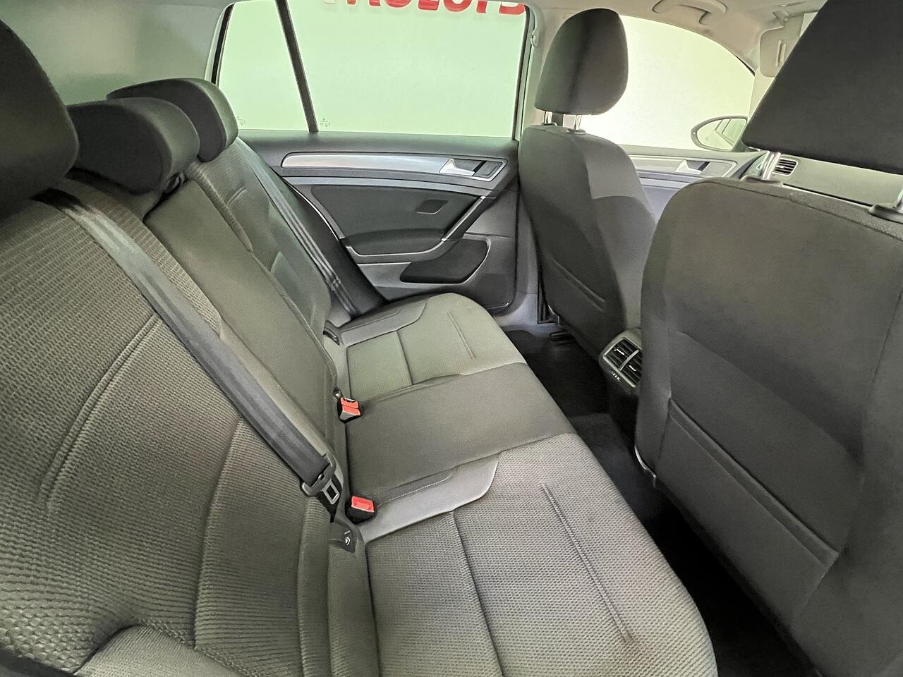 Volkswagen Golf view 16