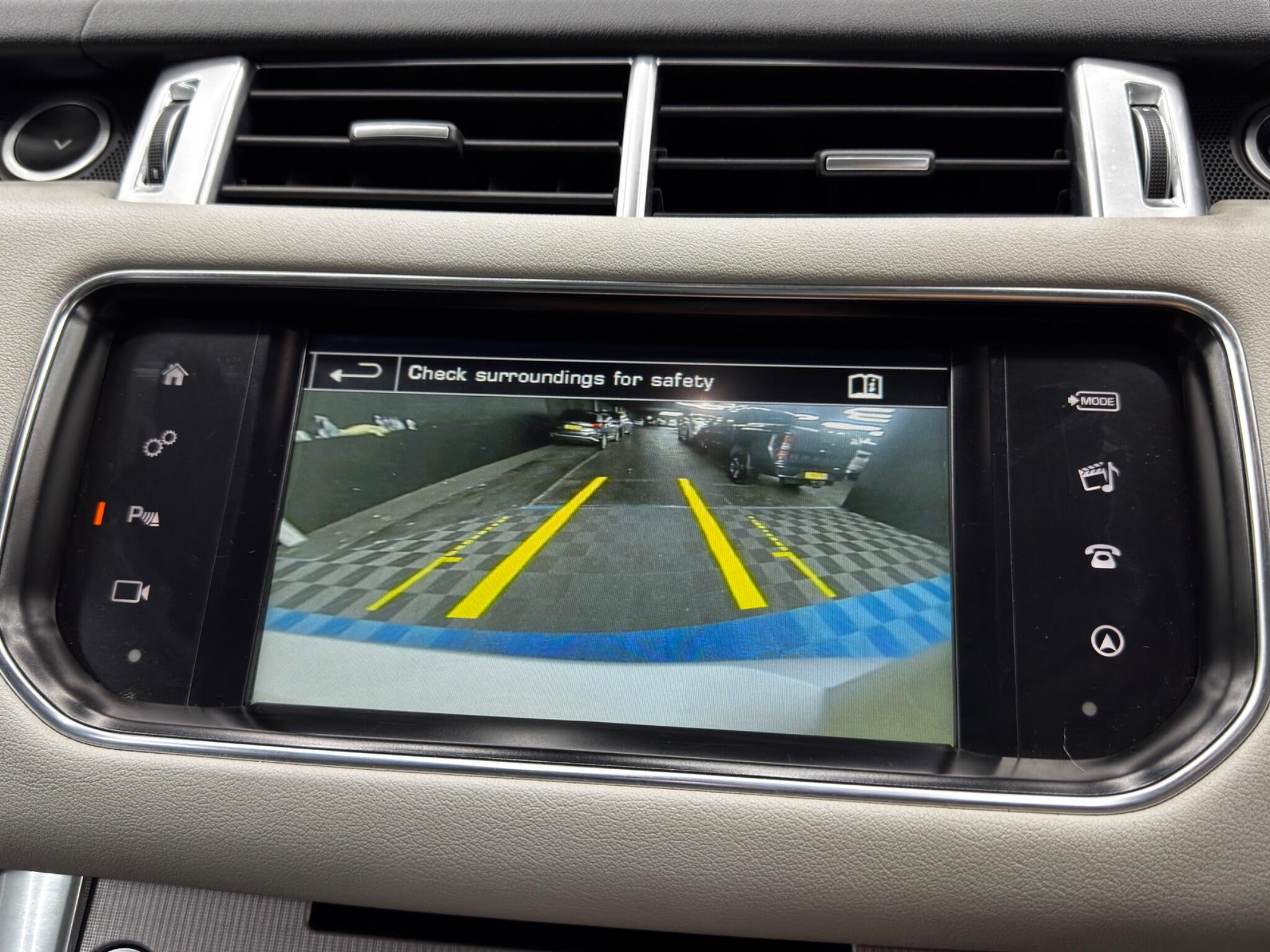 Land Rover Range Rover Sport view 32