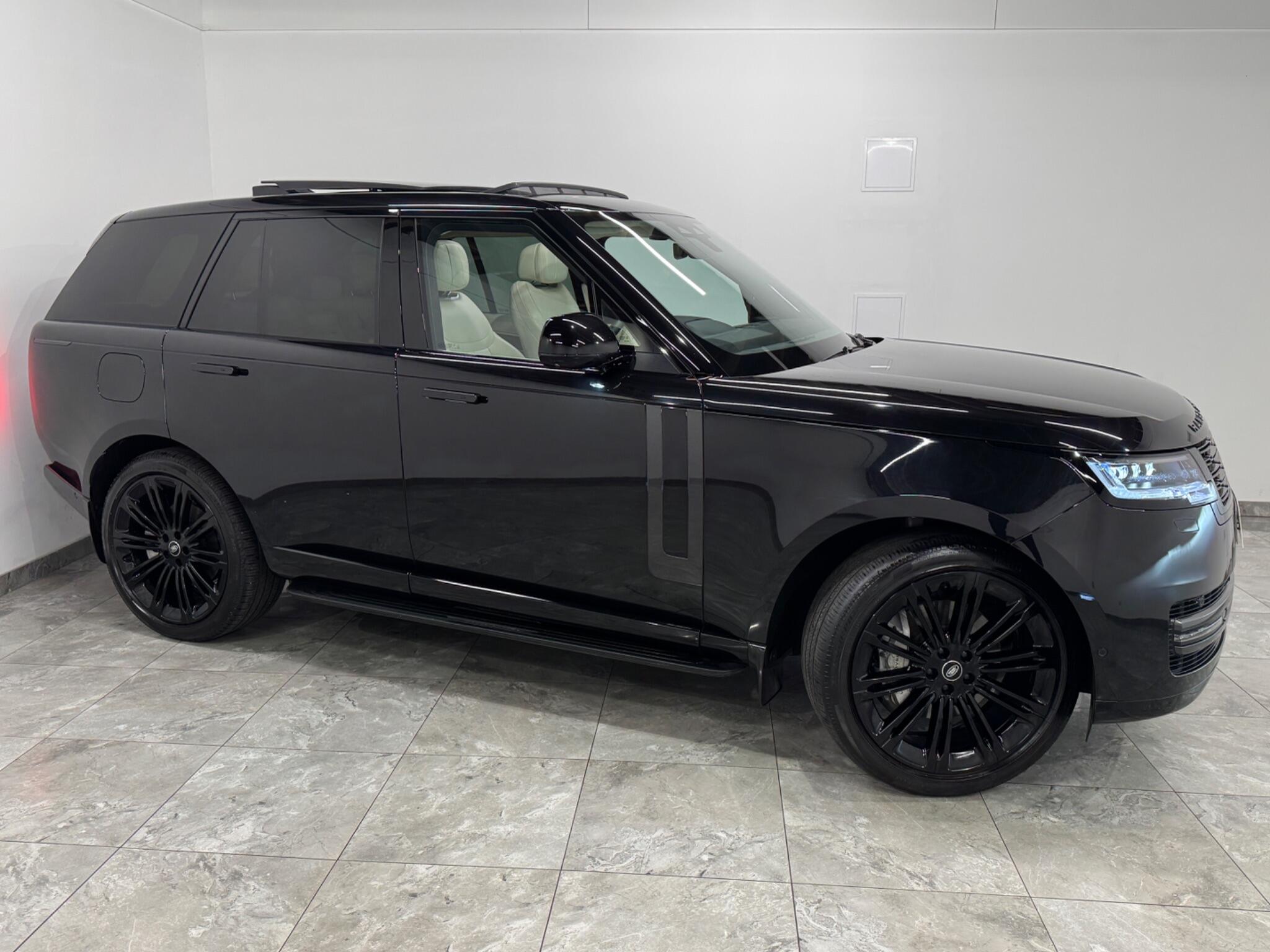 Land Rover Range Rover view 2
