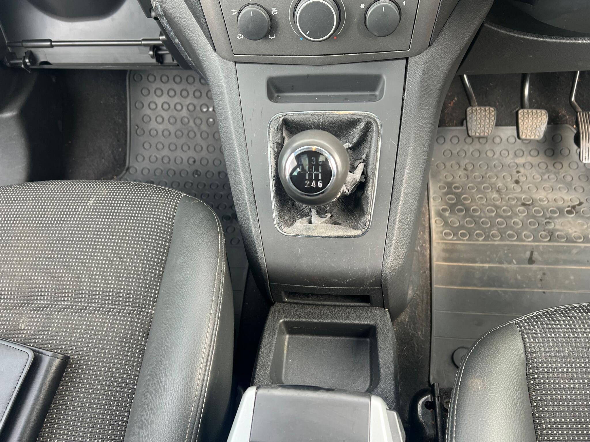 Vauxhall Zafira view 23