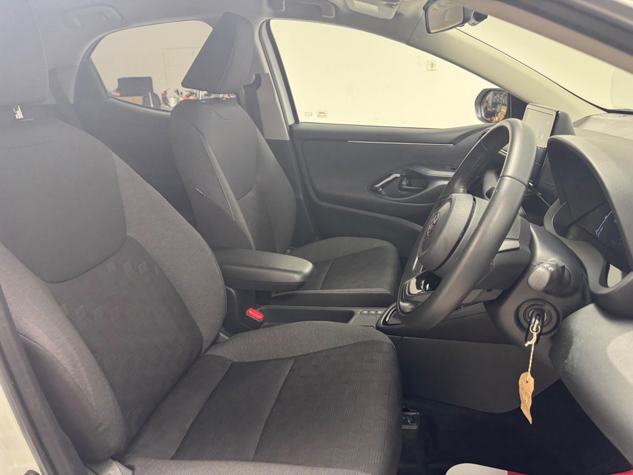 Toyota Yaris view 11