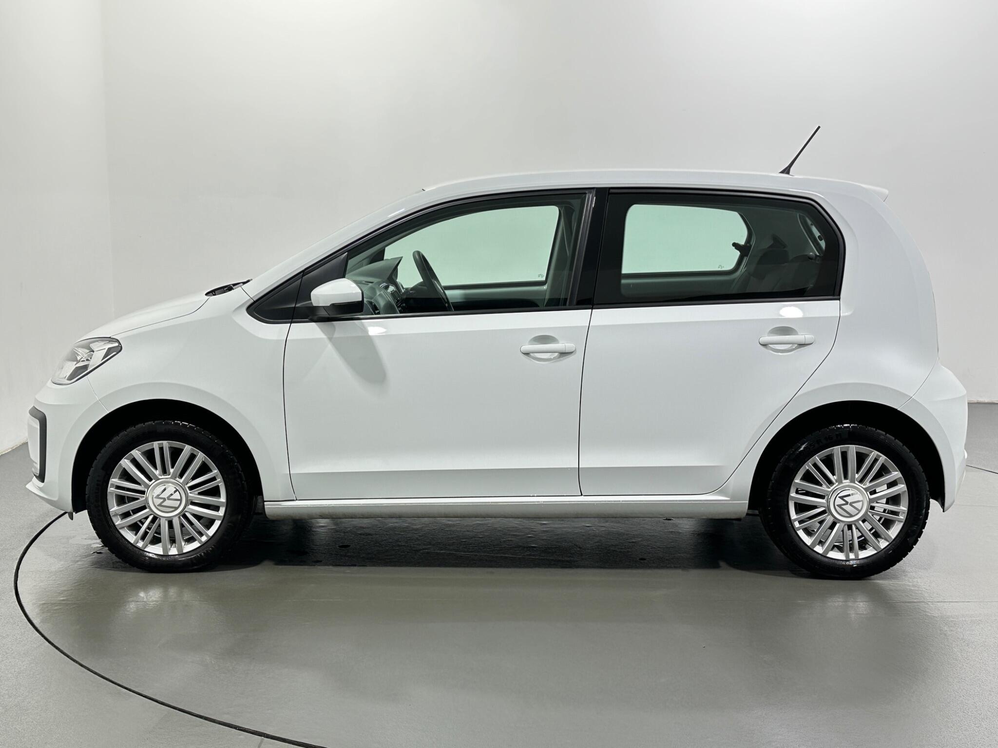 Volkswagen Up! view 5
