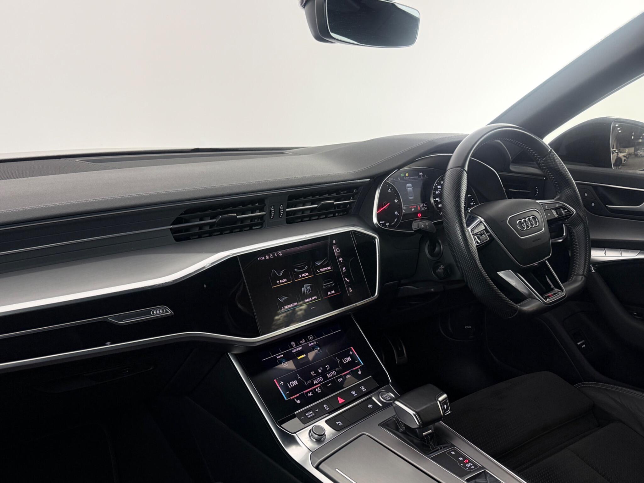 Audi A6 view 11