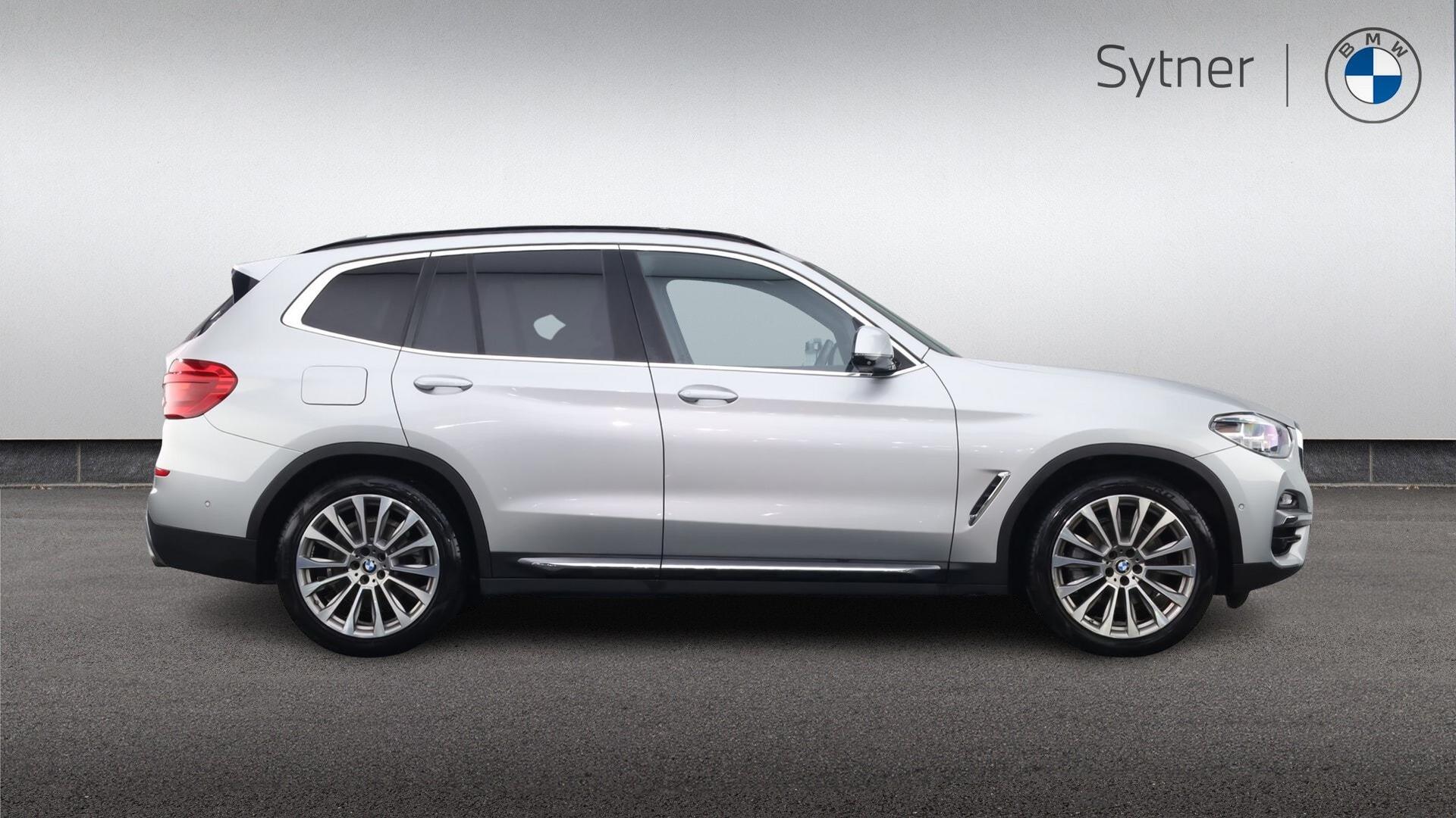BMW X3 view 3