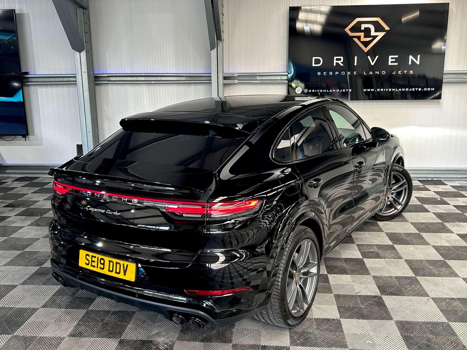 Porsche Cayenne view 14