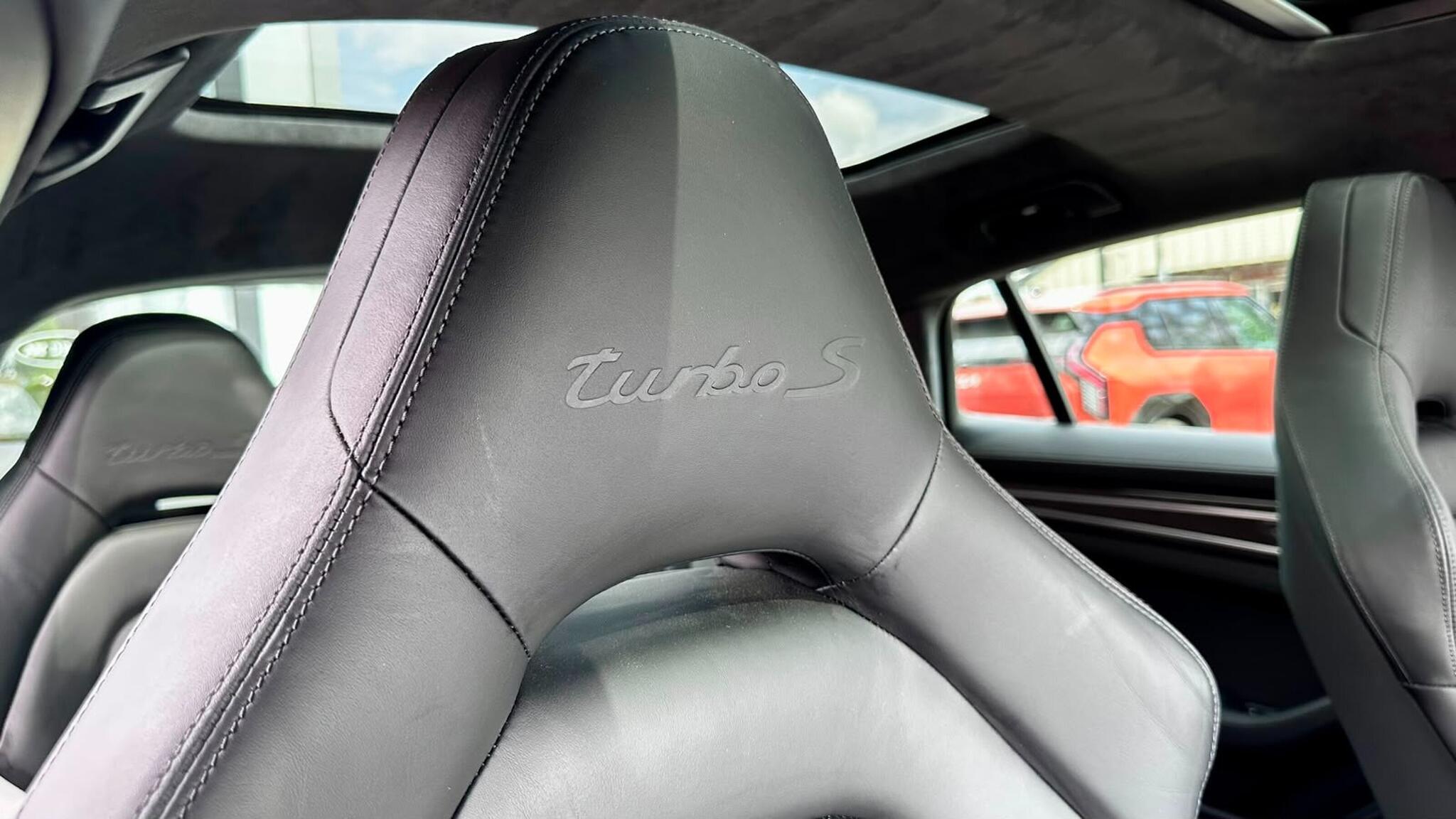 Porsche Panamera view 40