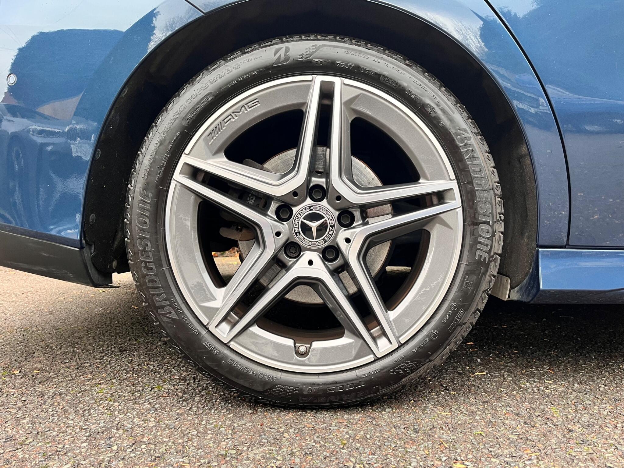 Mercedes-Benz CLA view 43