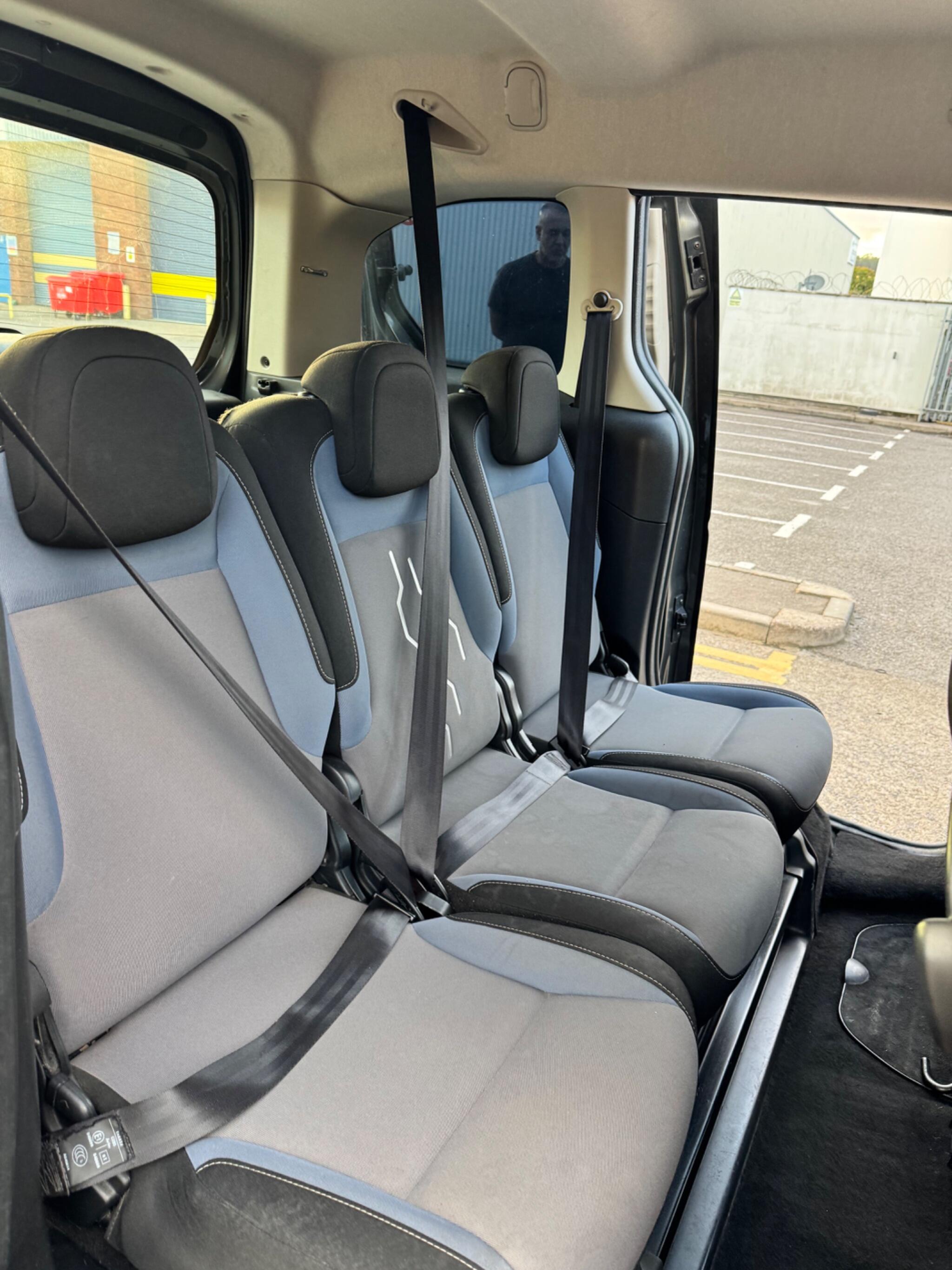 Peugeot Partner Tepee view 42