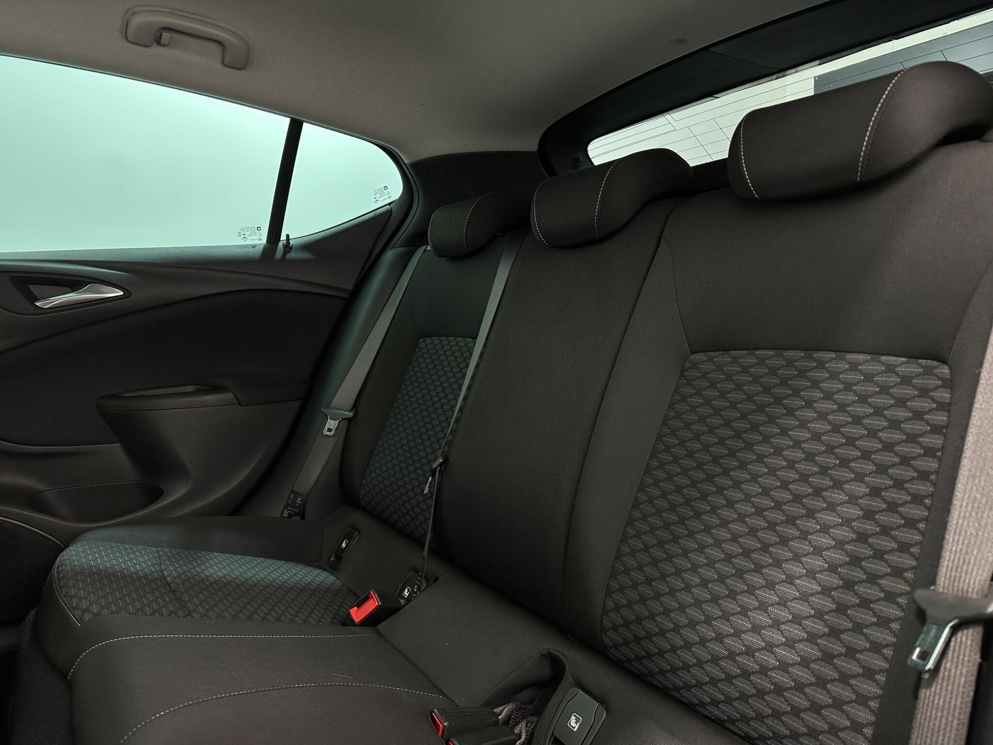 Vauxhall Astra view 38
