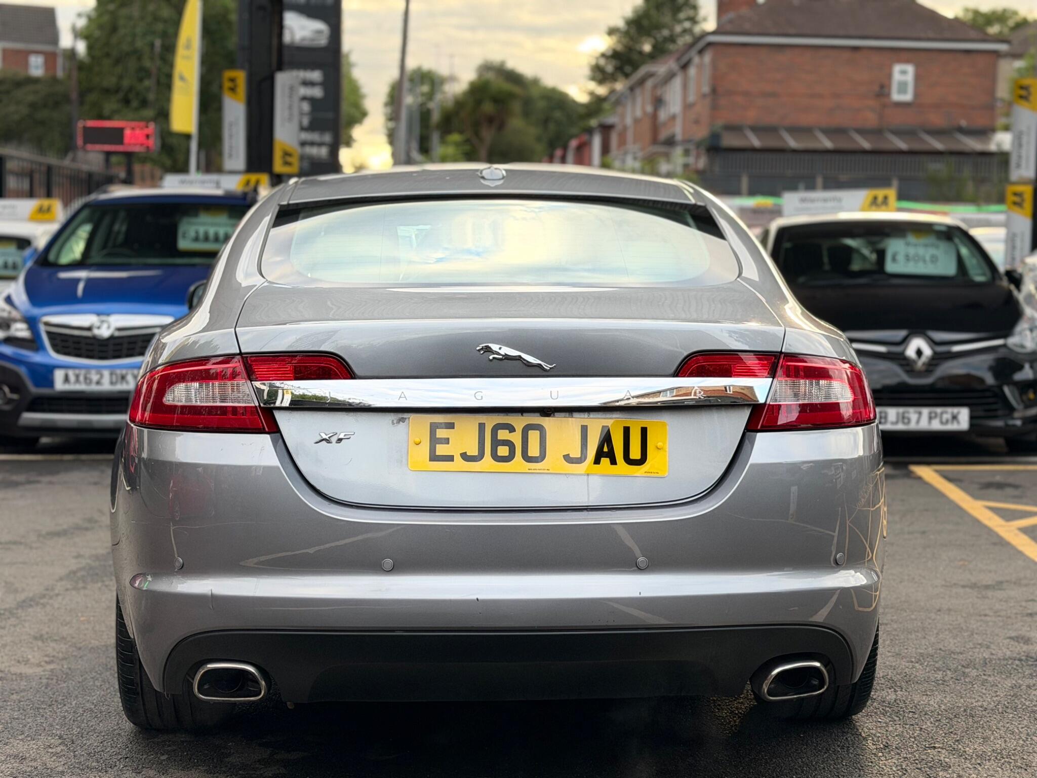Jaguar XF view 7