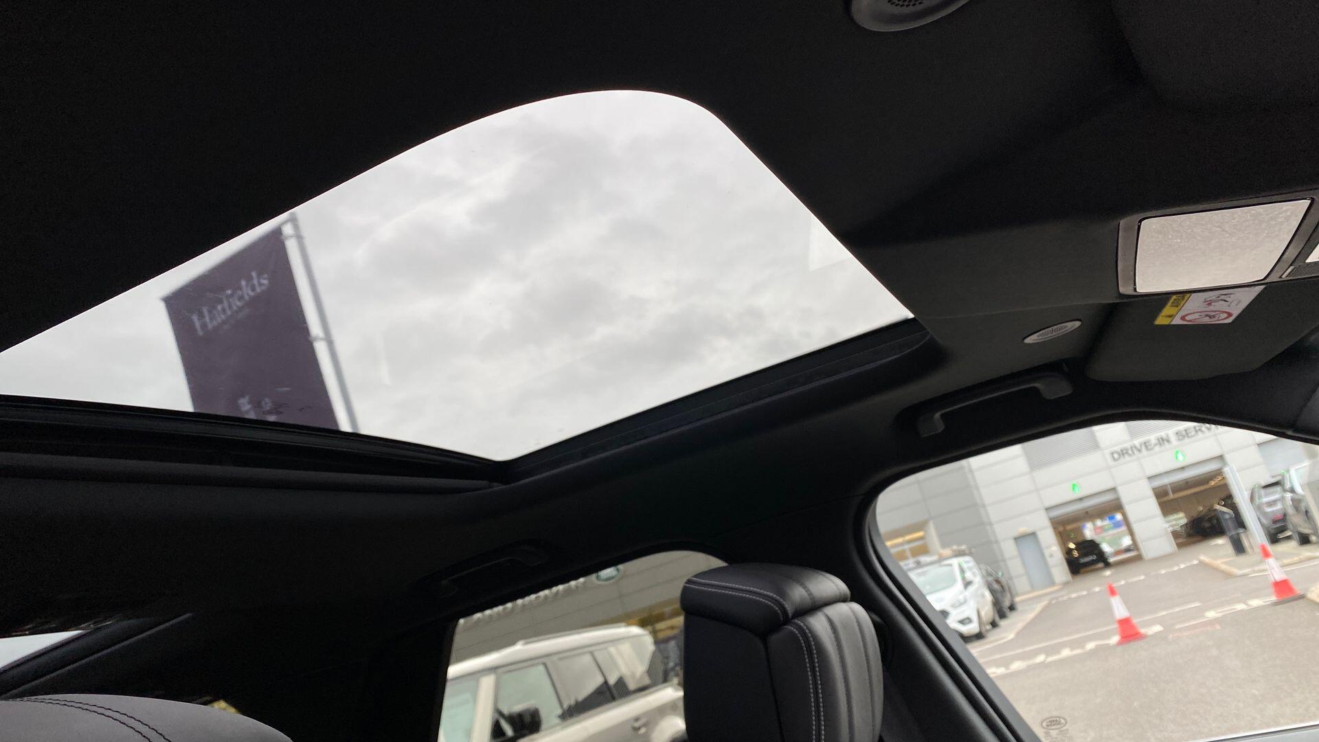 Land Rover Discovery view 21