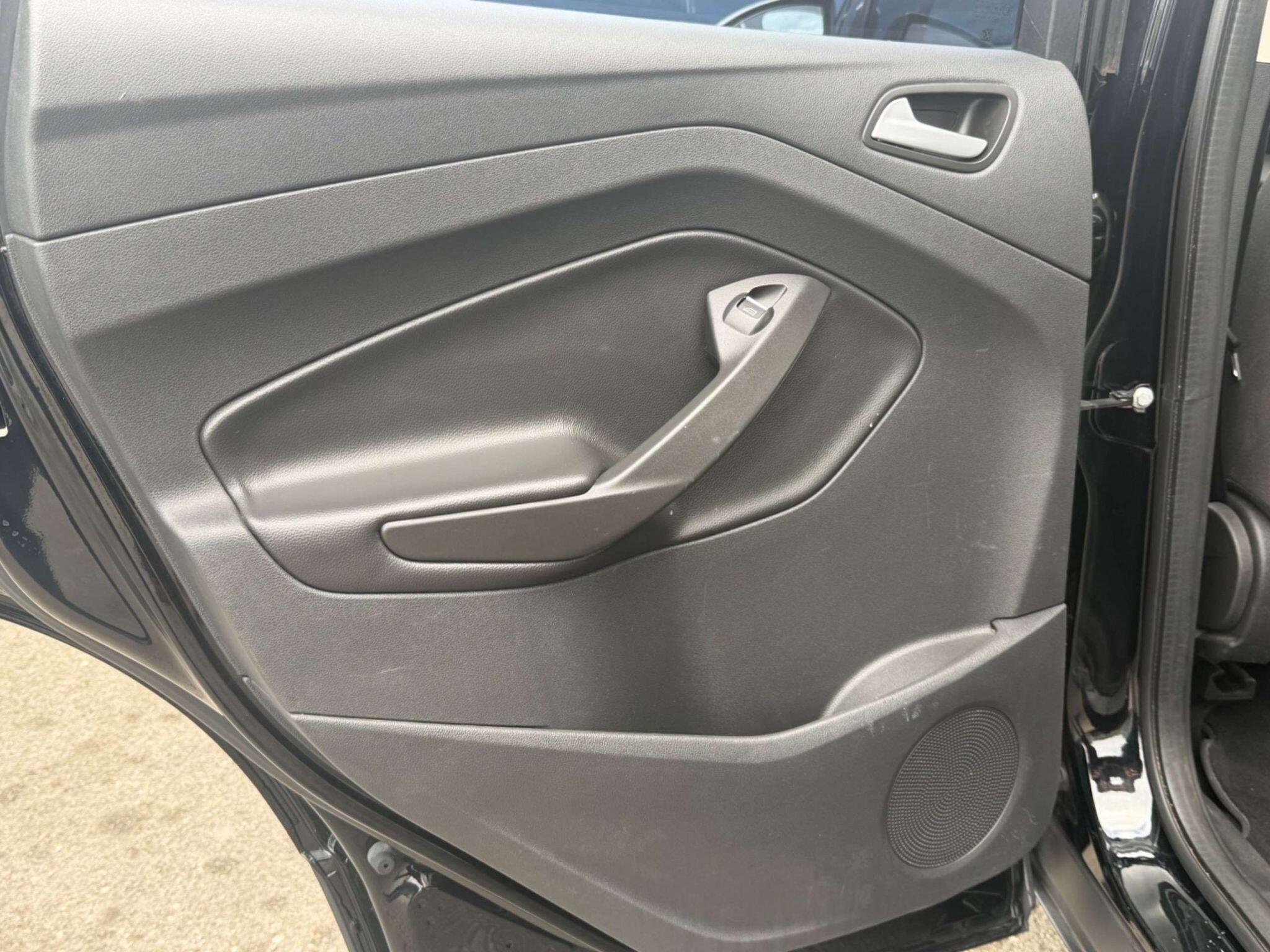 Ford Kuga view 18