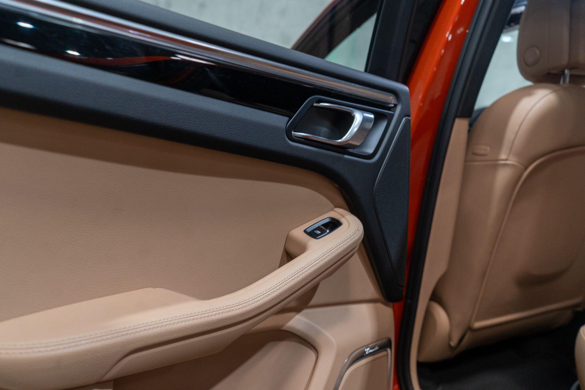 Porsche Macan view 30