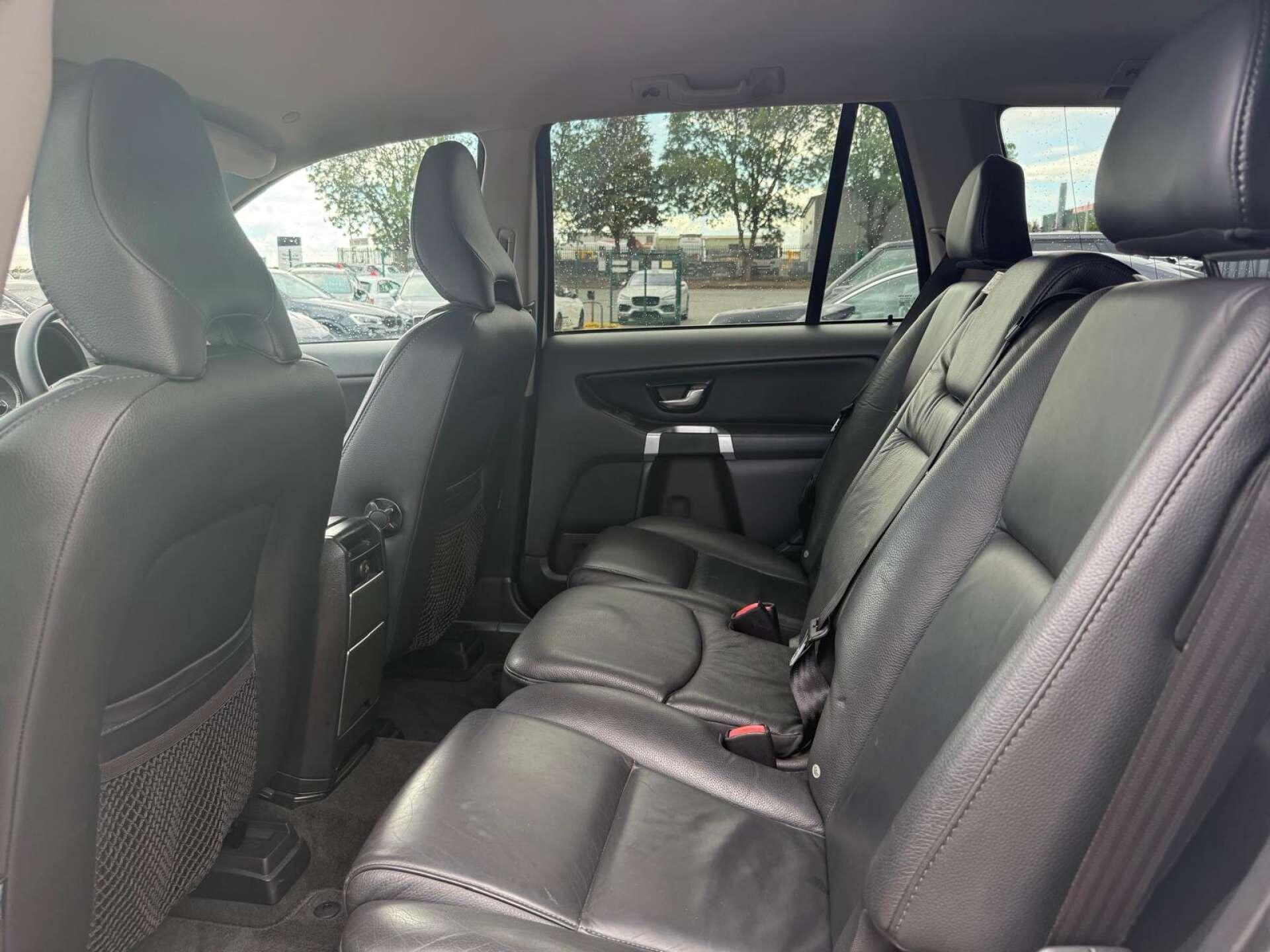 Volvo XC90 view 34