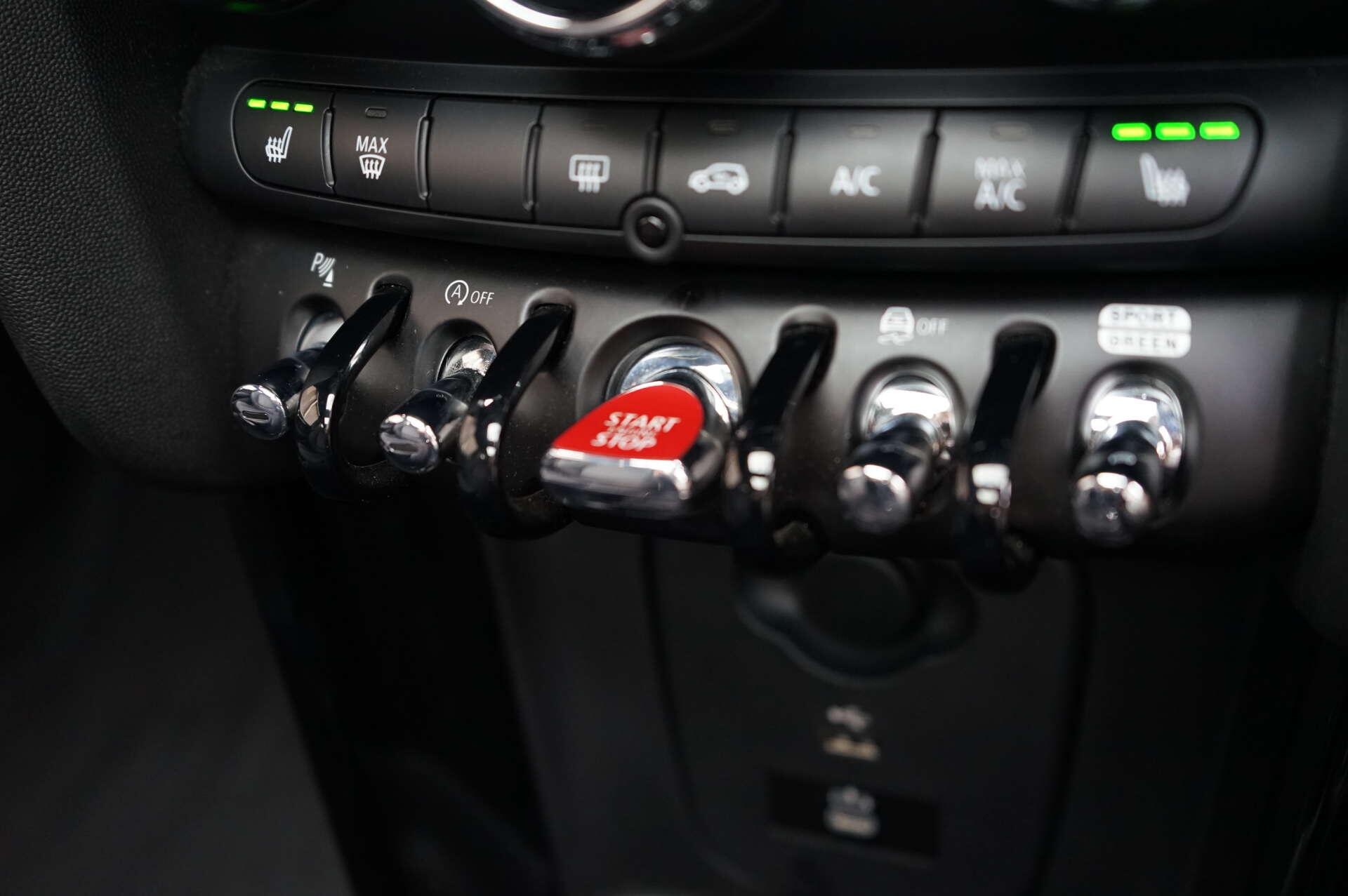 Mini Hatch view 21