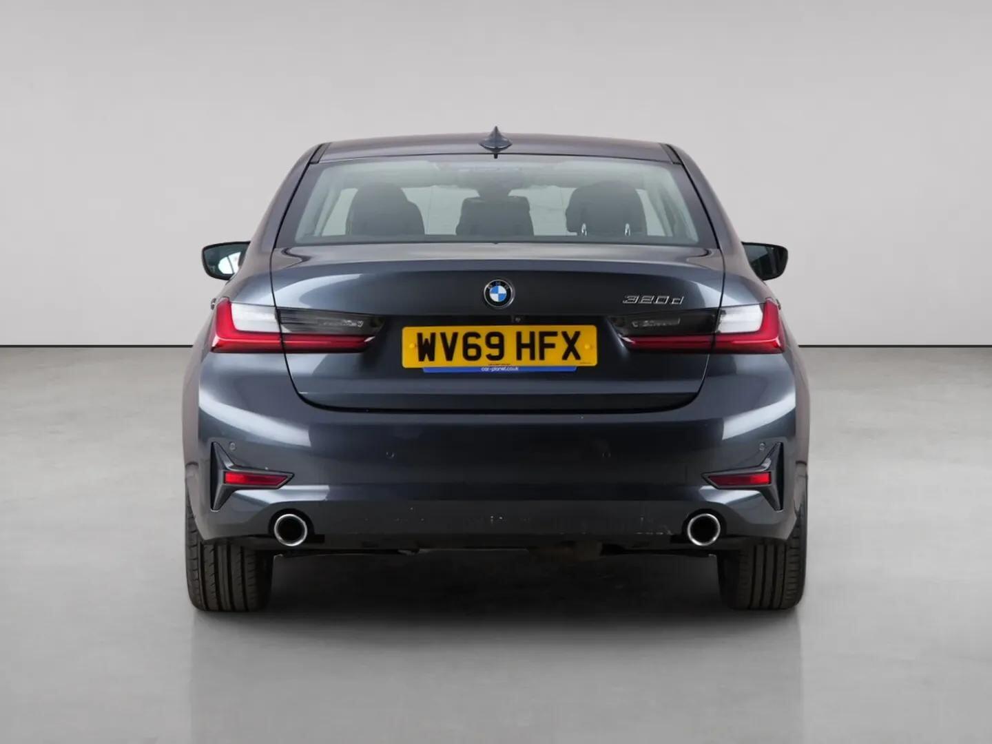 BMW 3 Series view 7