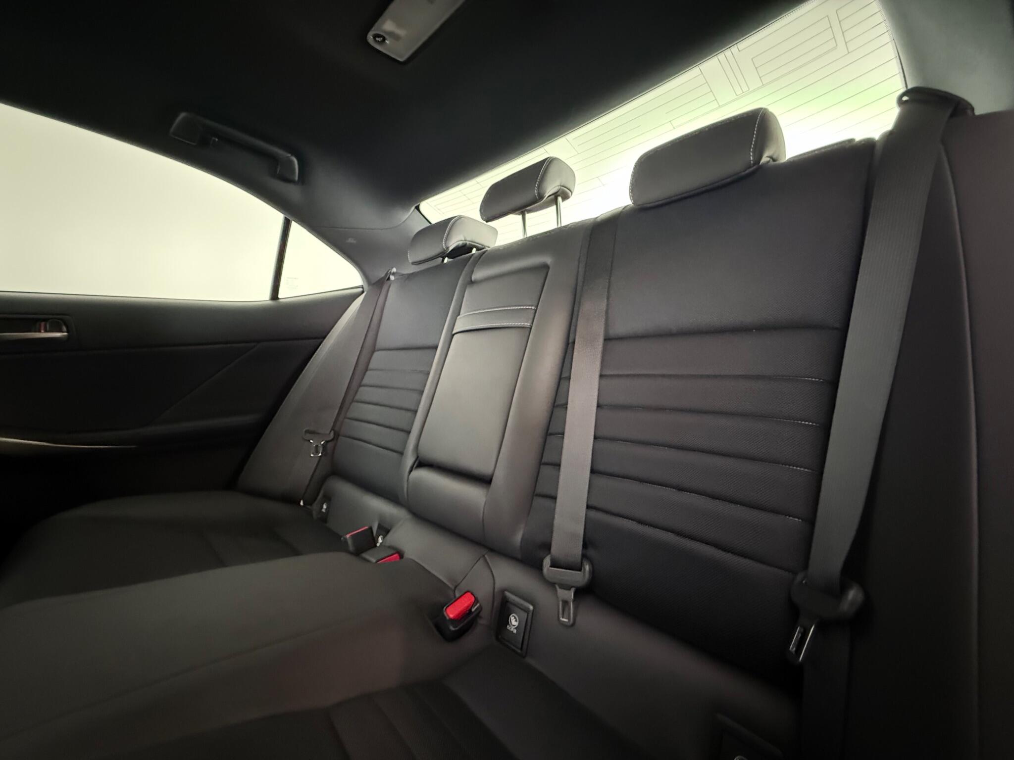 Lexus Is view 33