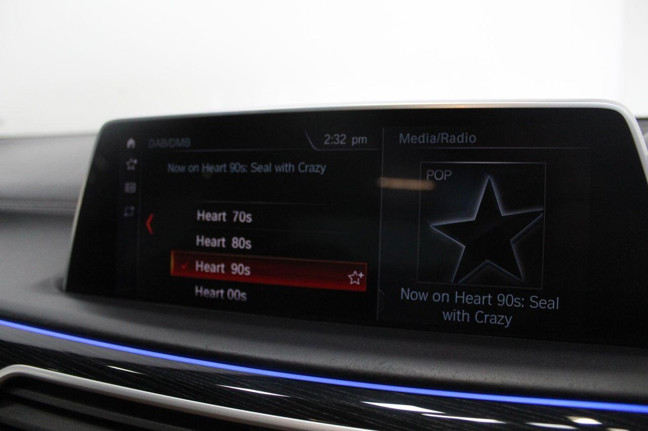 BMW 7 Series view 42