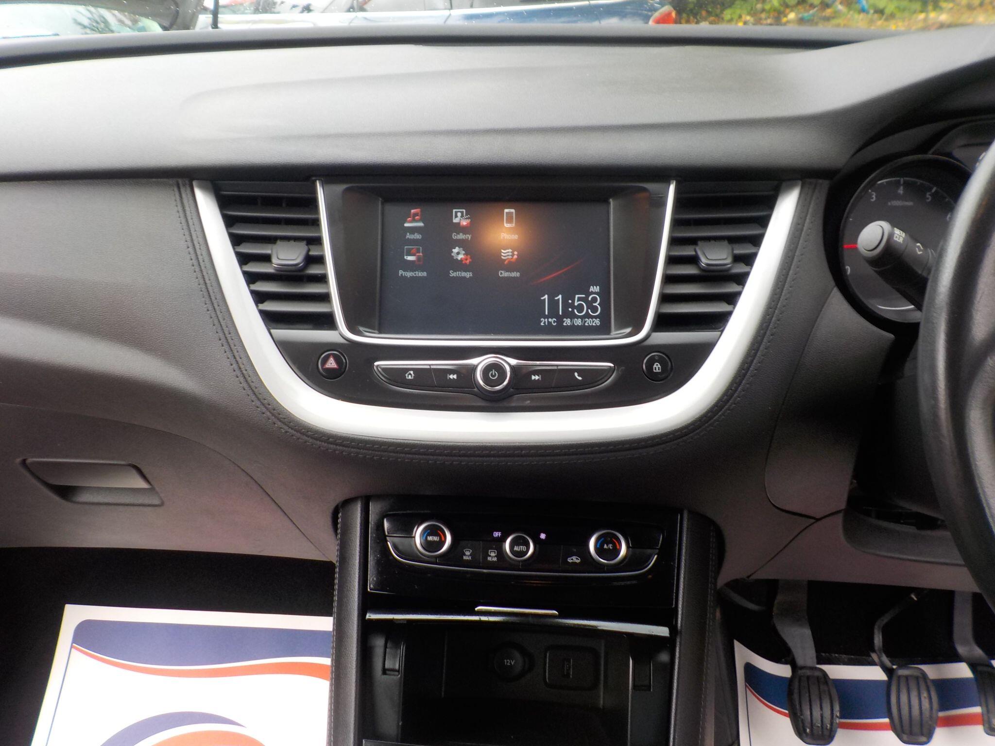 Vauxhall Grandland X 1.2 Turbo SE Euro 6 (s/s) 5dr
