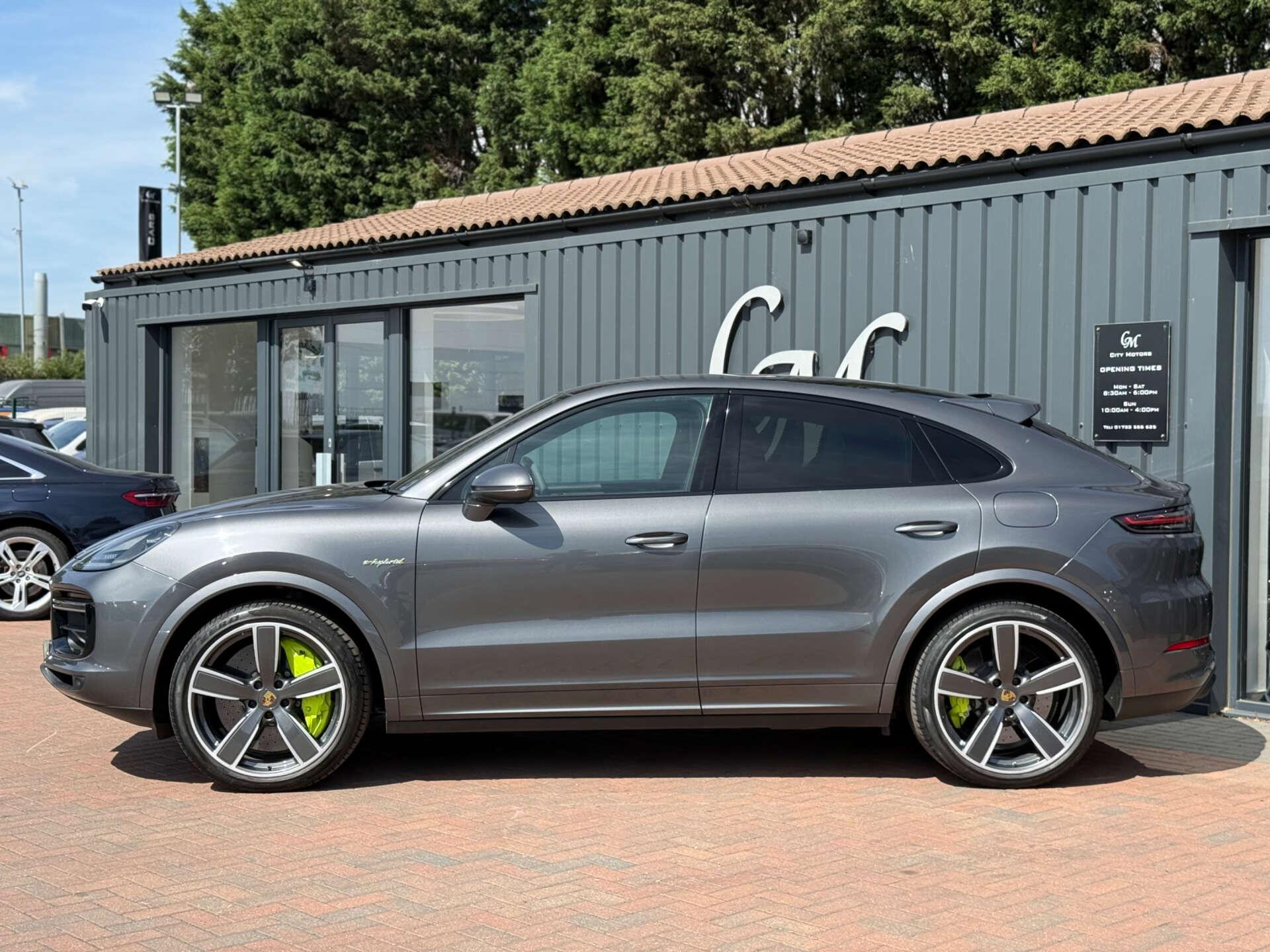 Porsche Cayenne view 10