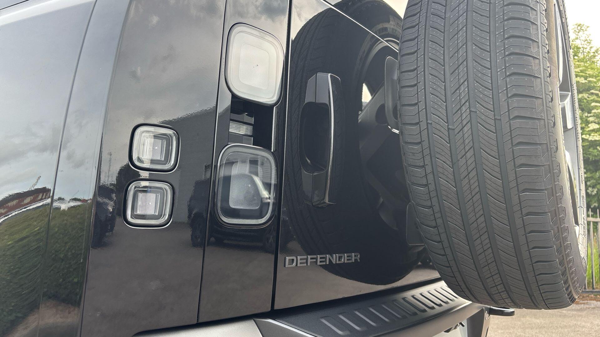 Land Rover Defender view 47
