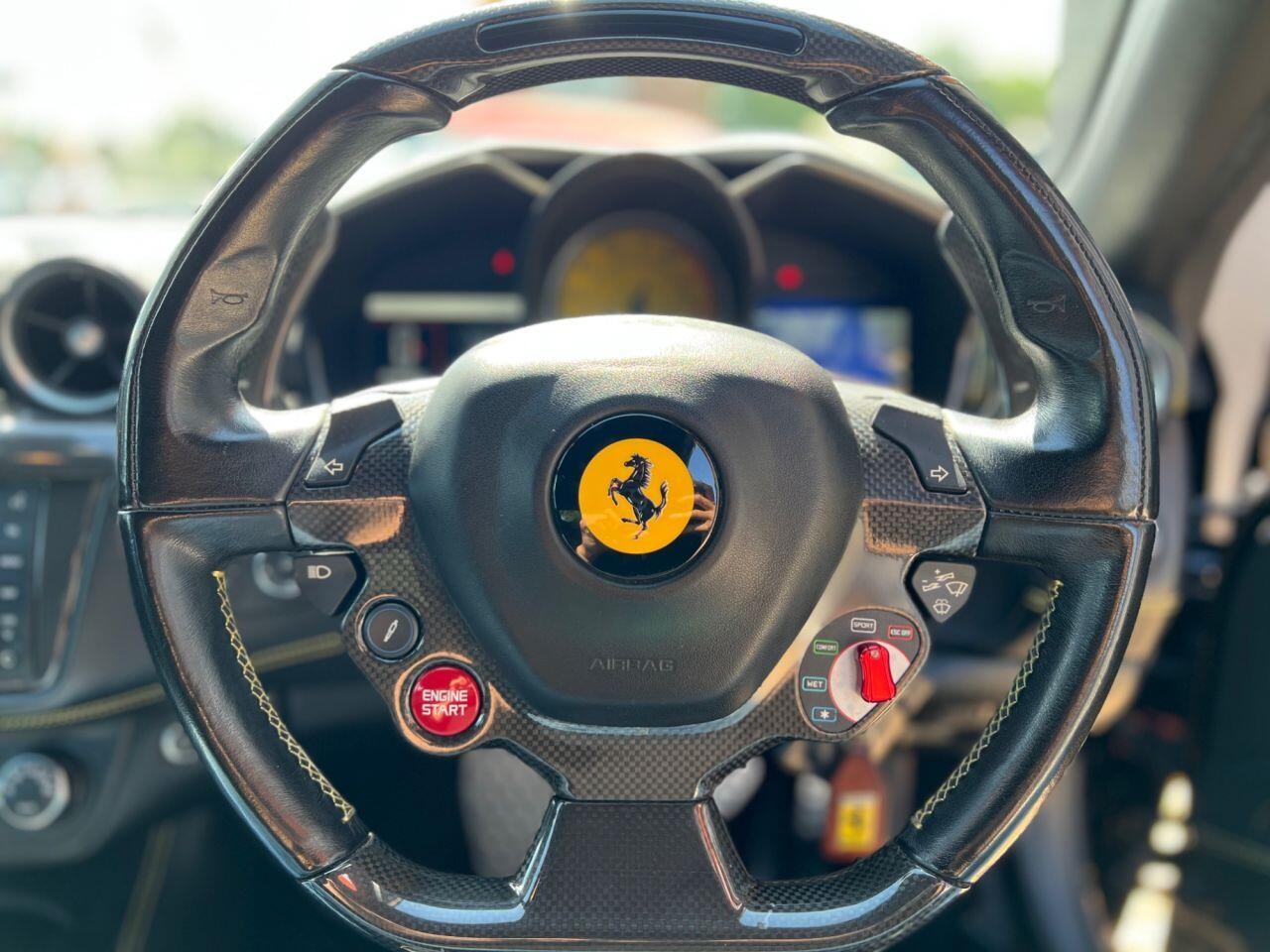 Ferrari FF view 16