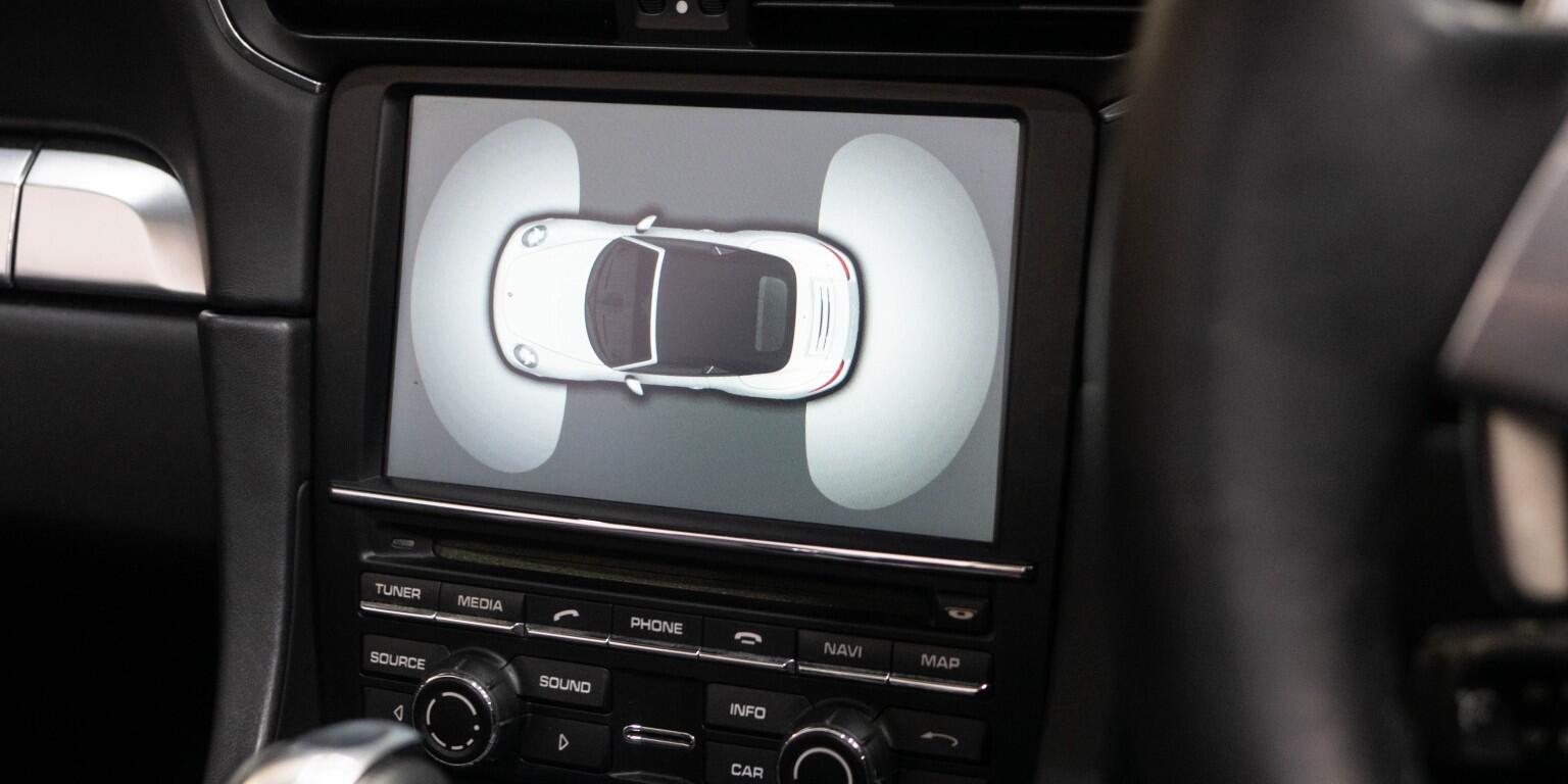 Porsche 911 view 44
