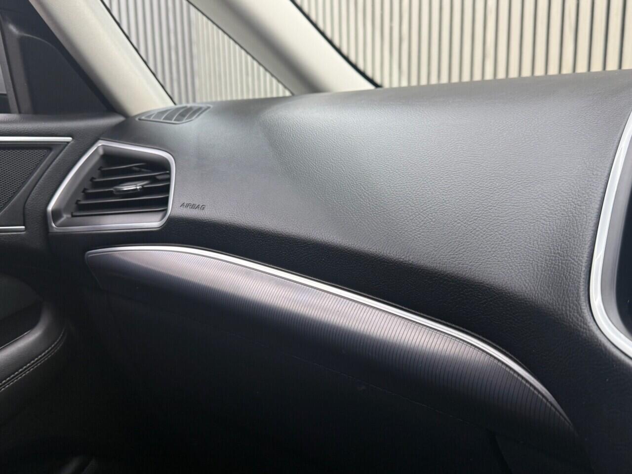 Ford S-Max view 24