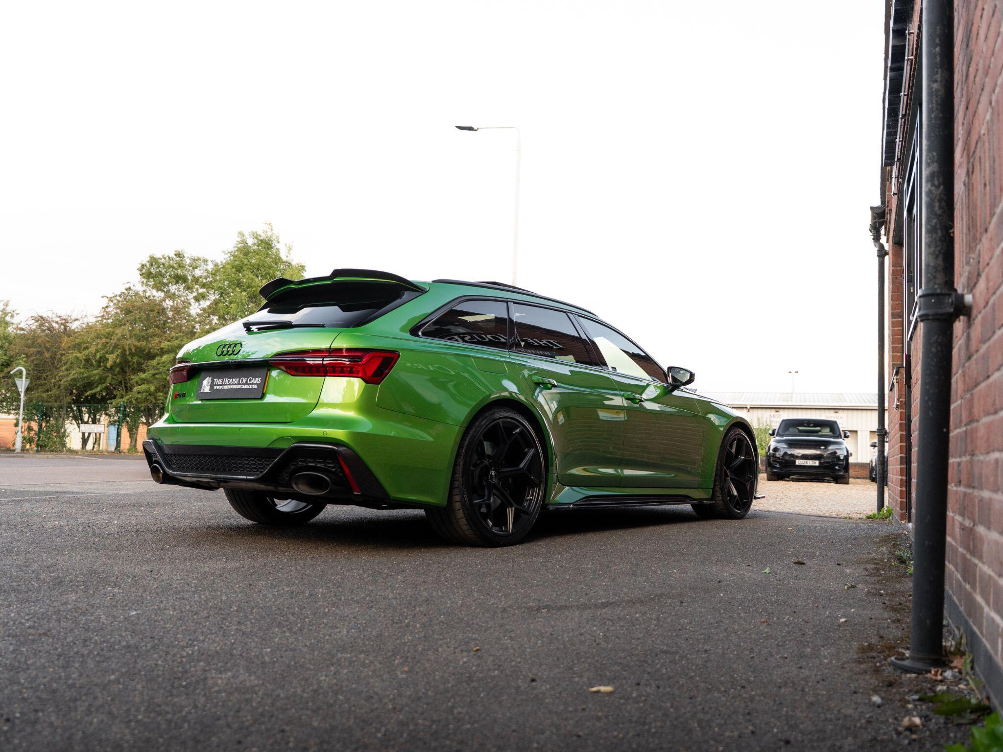 Audi RS6 Avant view 17