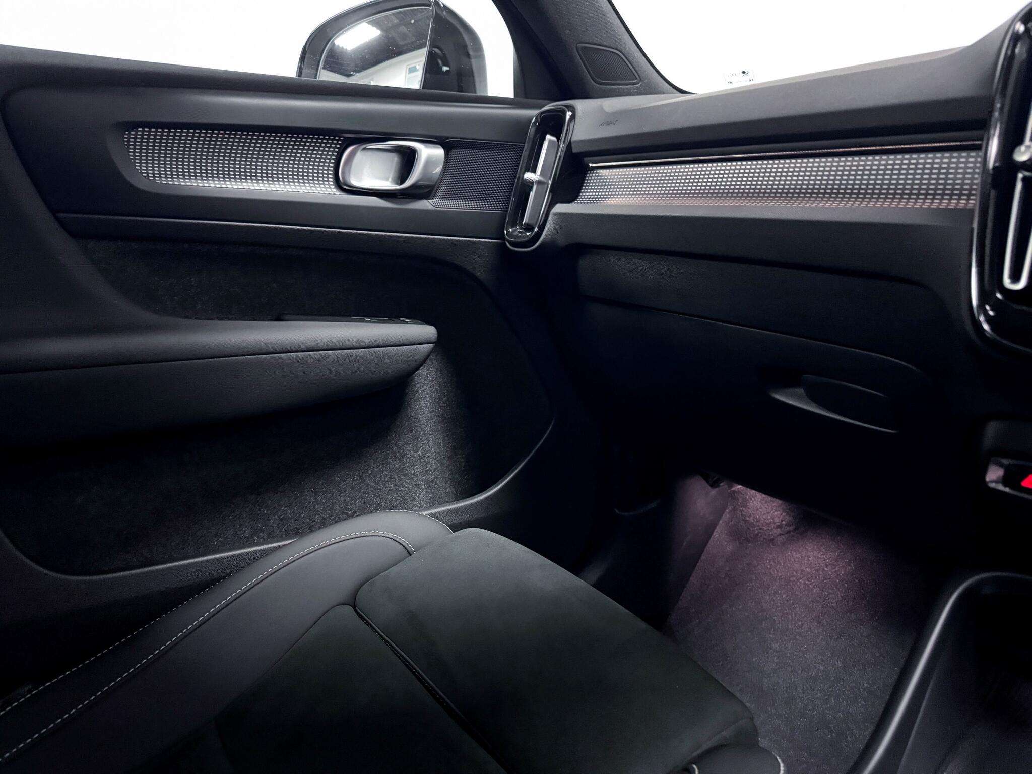 Volvo XC40 view 37