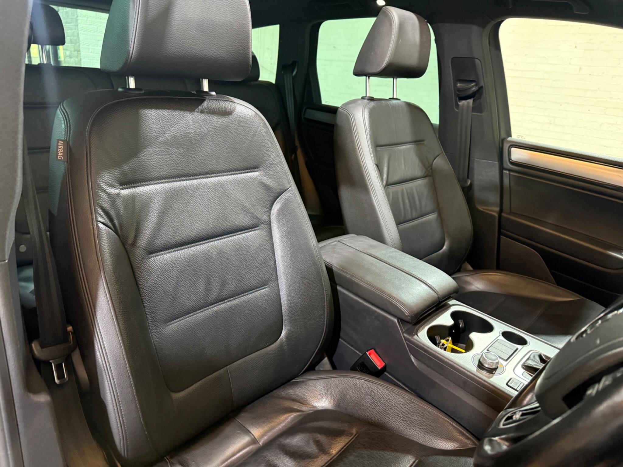 Volkswagen Touareg view 32