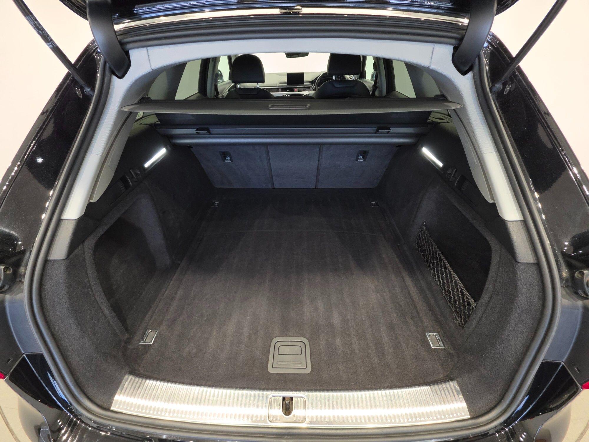 Audi A4 view 44