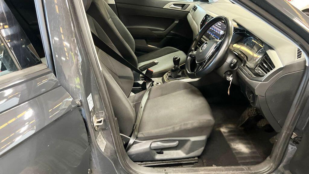 Volkswagen Polo view 12