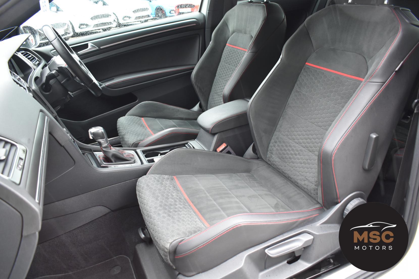 Volkswagen Golf view 32