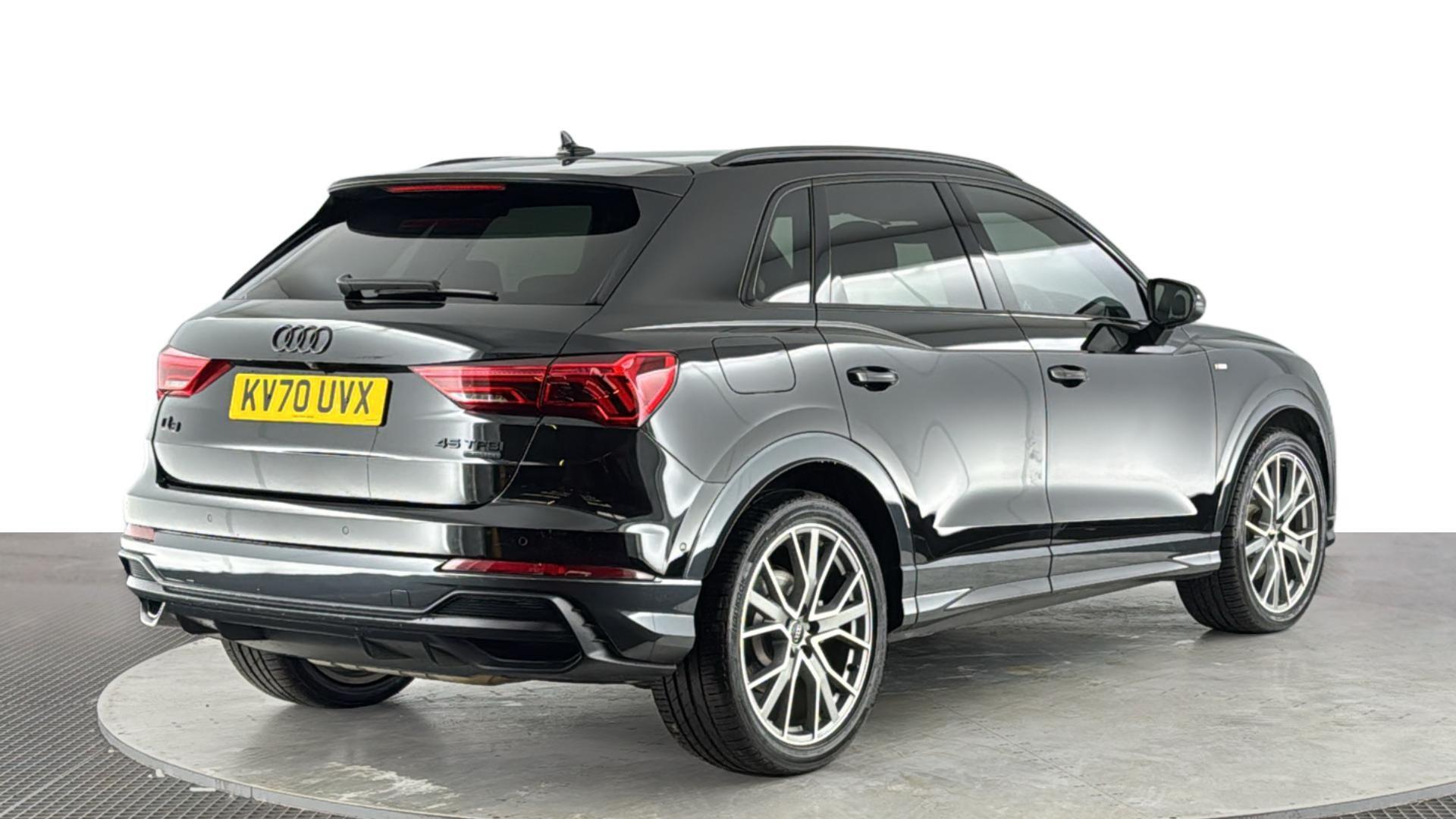 Audi Q3 view 4