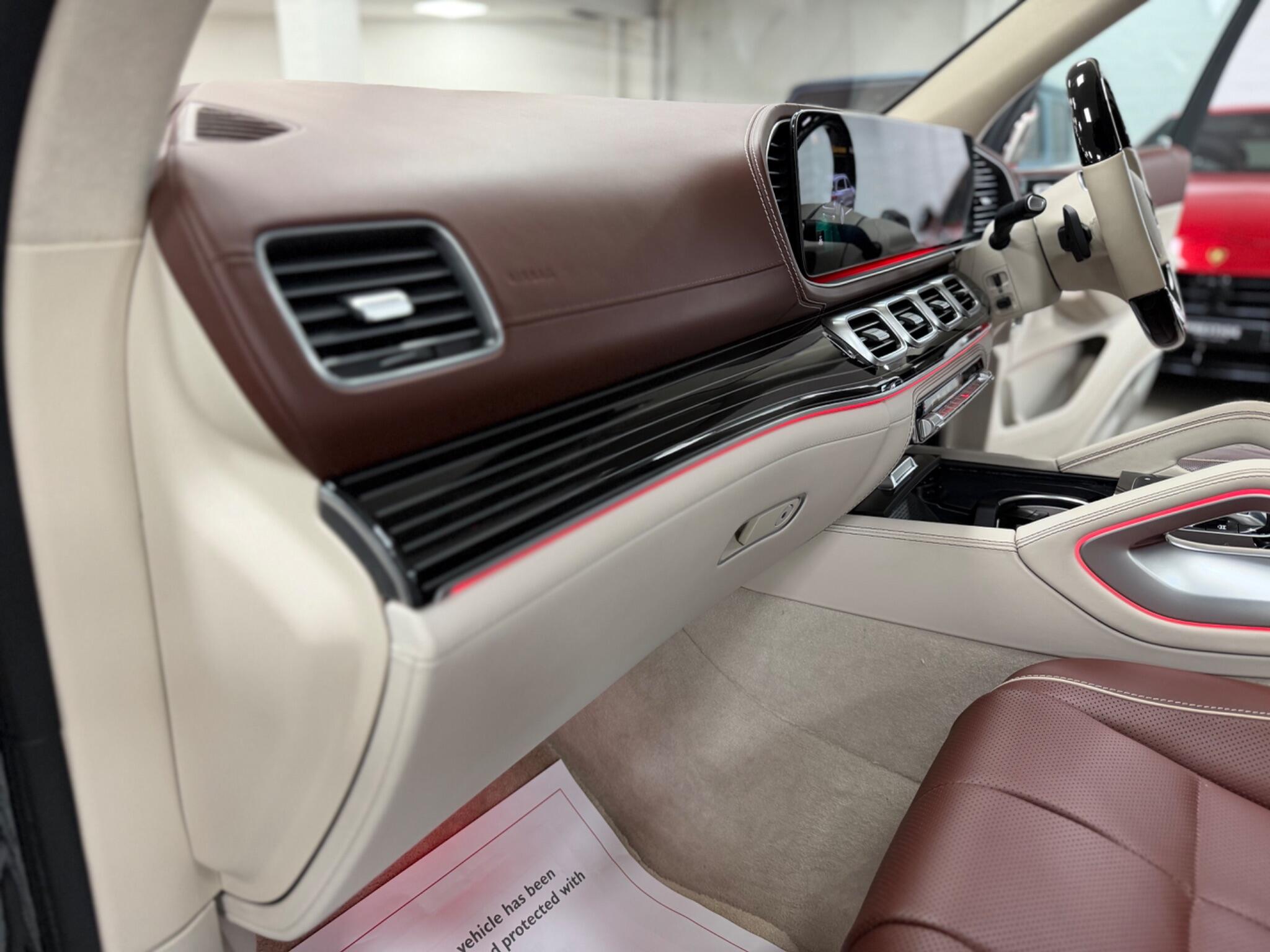 Mercedes-Benz GLS view 60