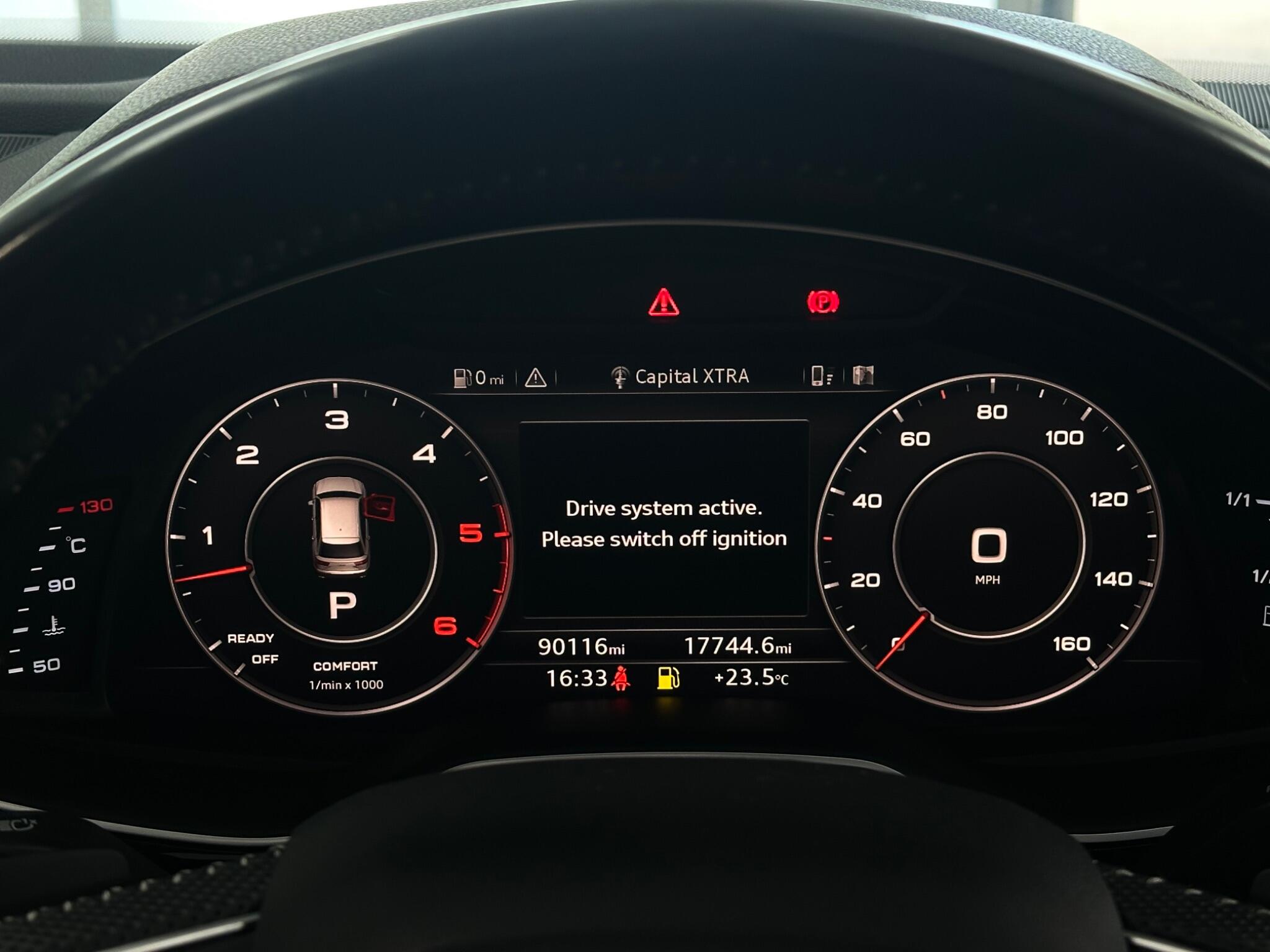 Audi Q7 view 28