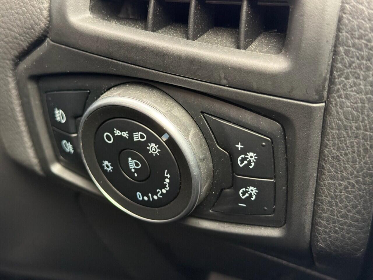 Ford Focus view 35