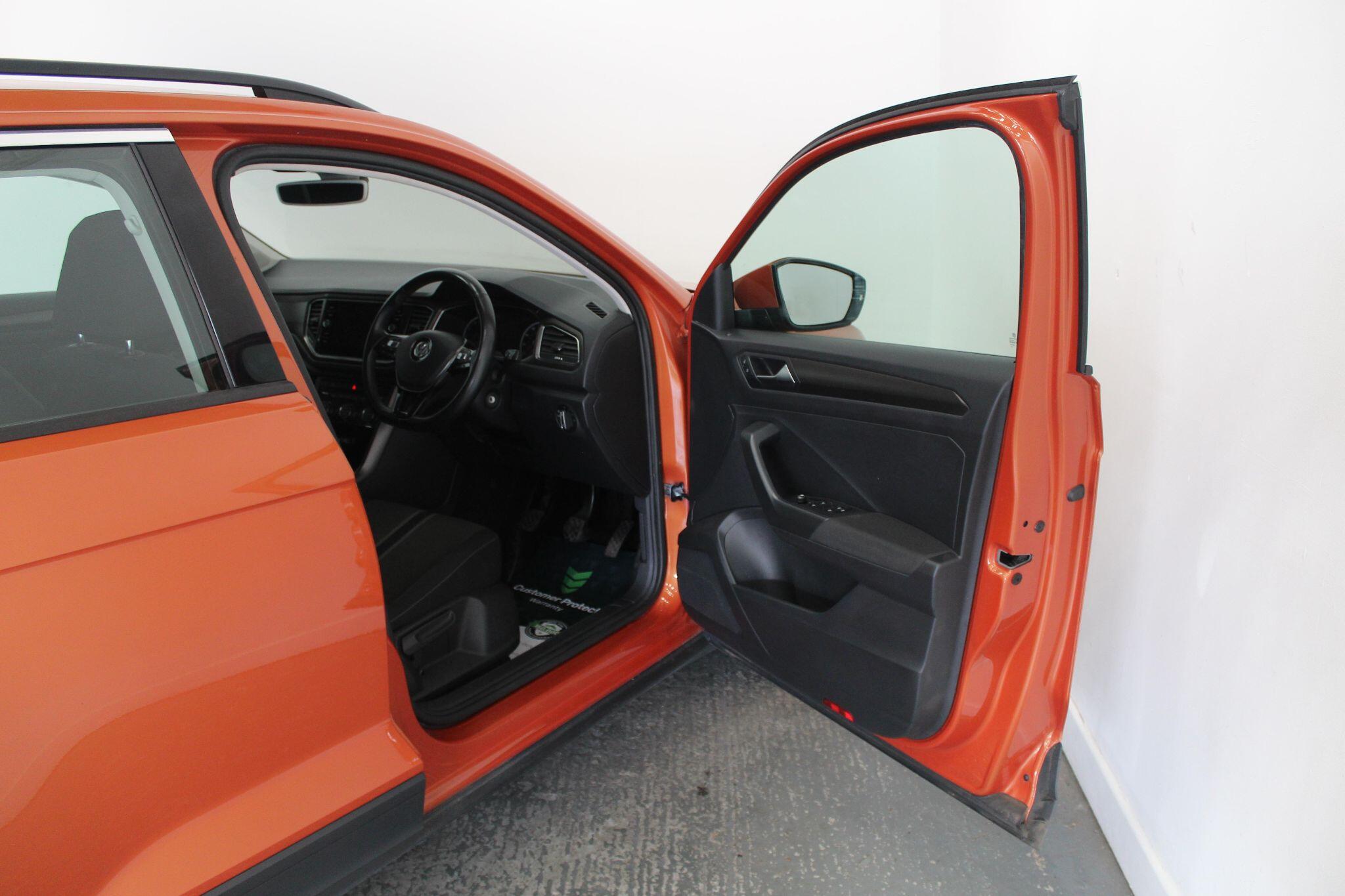 Volkswagen T-Roc view 24