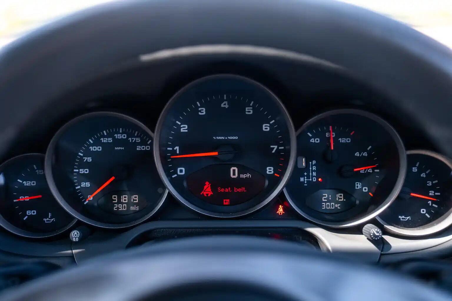 Porsche 911 view 32