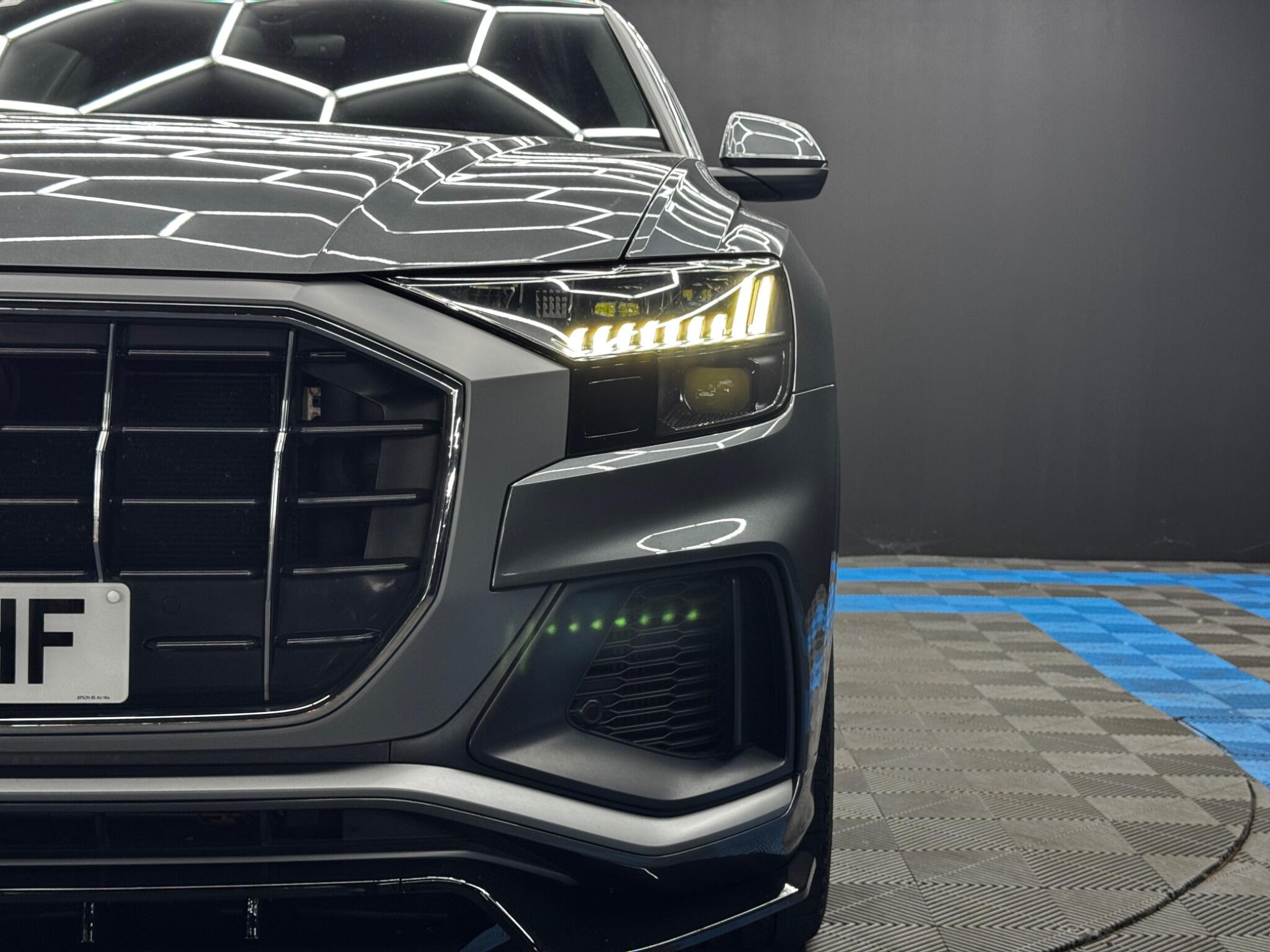 Audi Q8 view 51