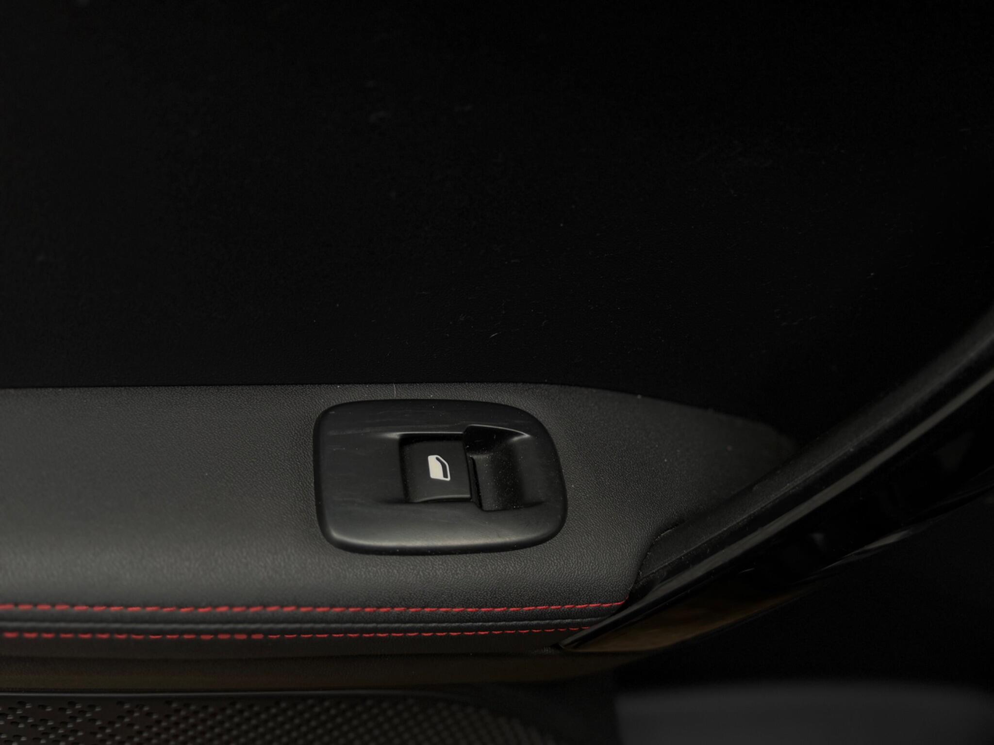 Peugeot 208 view 33