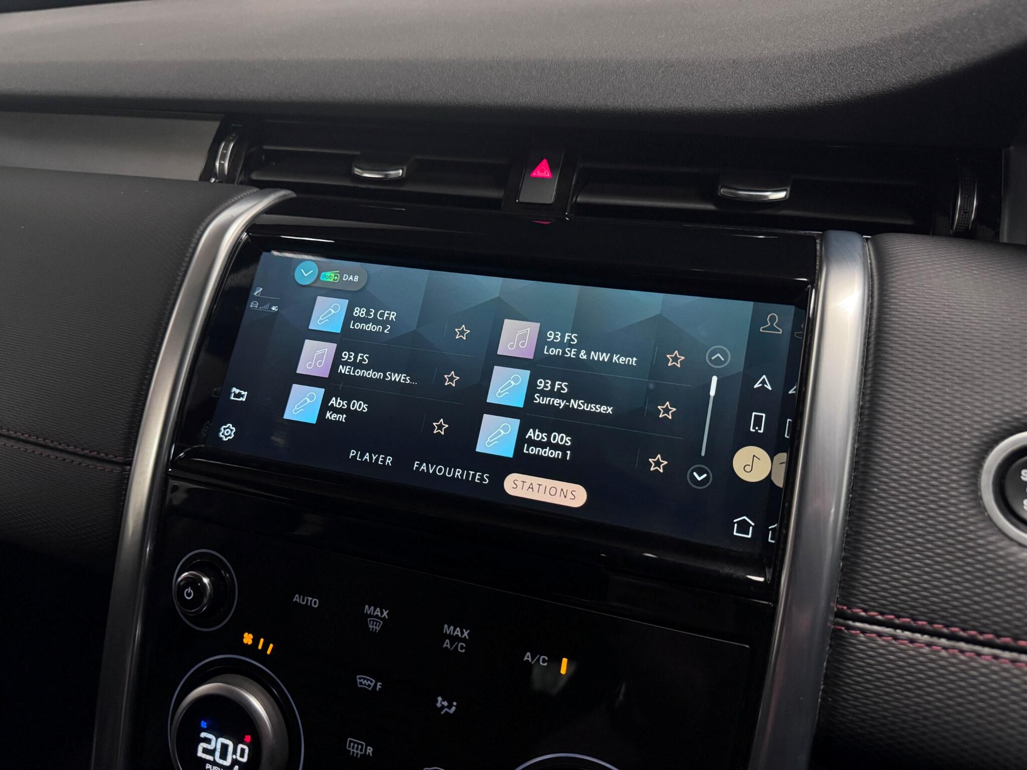 Land Rover Discovery Sport view 43