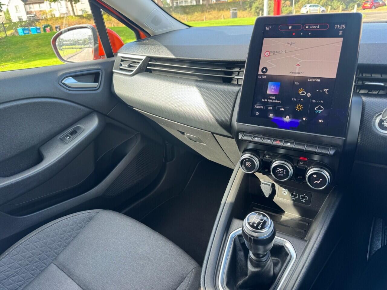 Renault Clio view 40