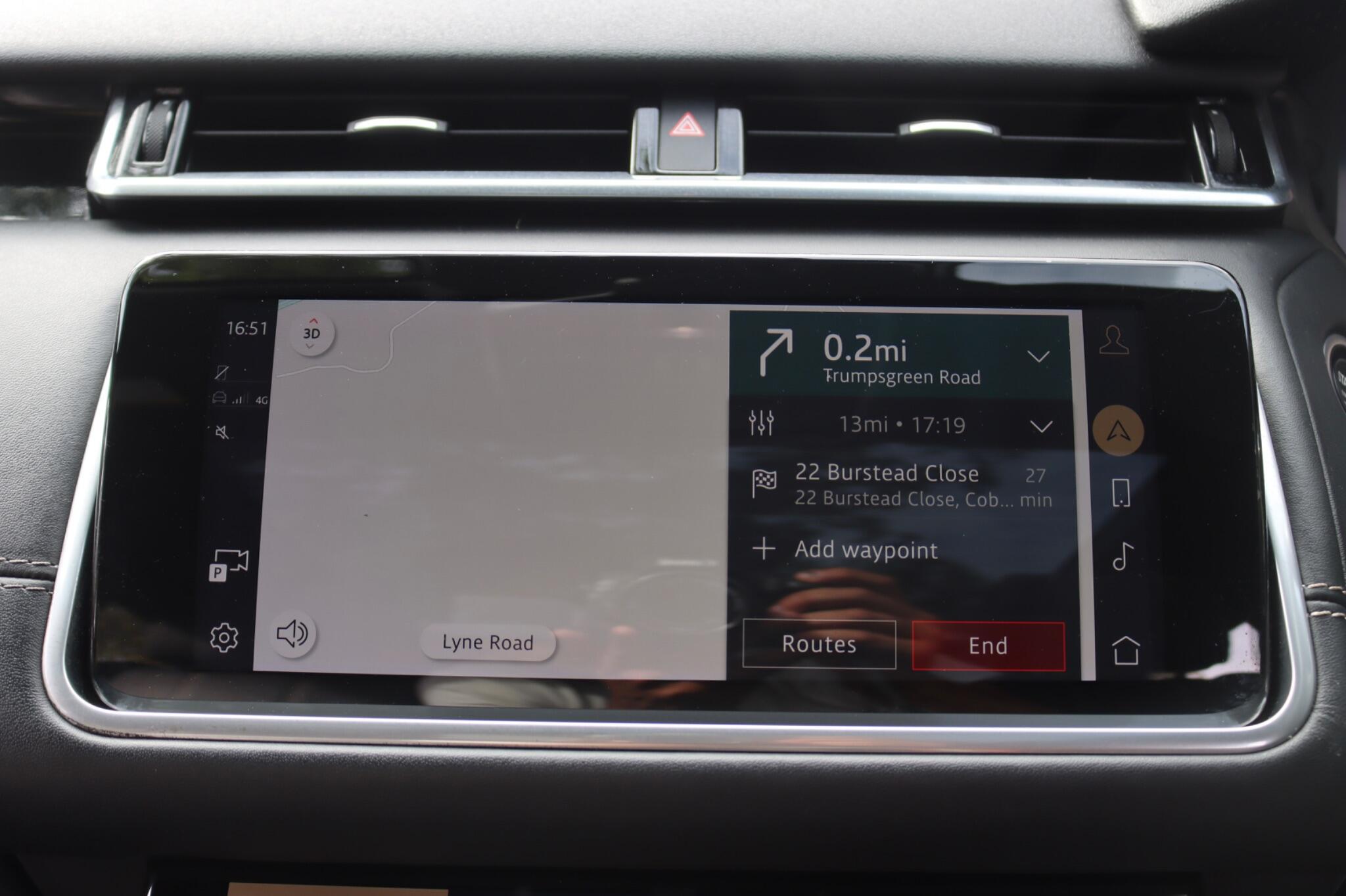 Land Rover Range Rover Velar view 52